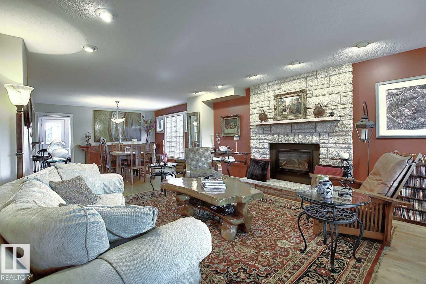 11126 52 St Nw Property Photo 16