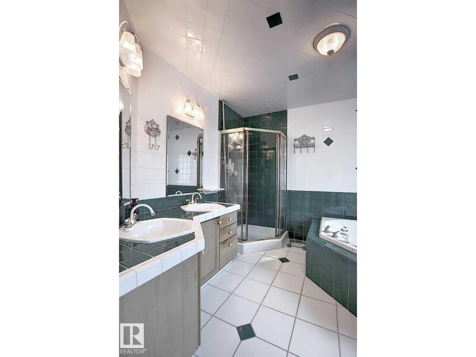11126 52 St Nw Property Photo 31