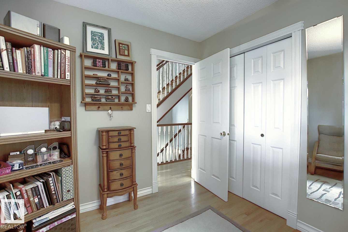 11126 52 St Nw Property Photo 34