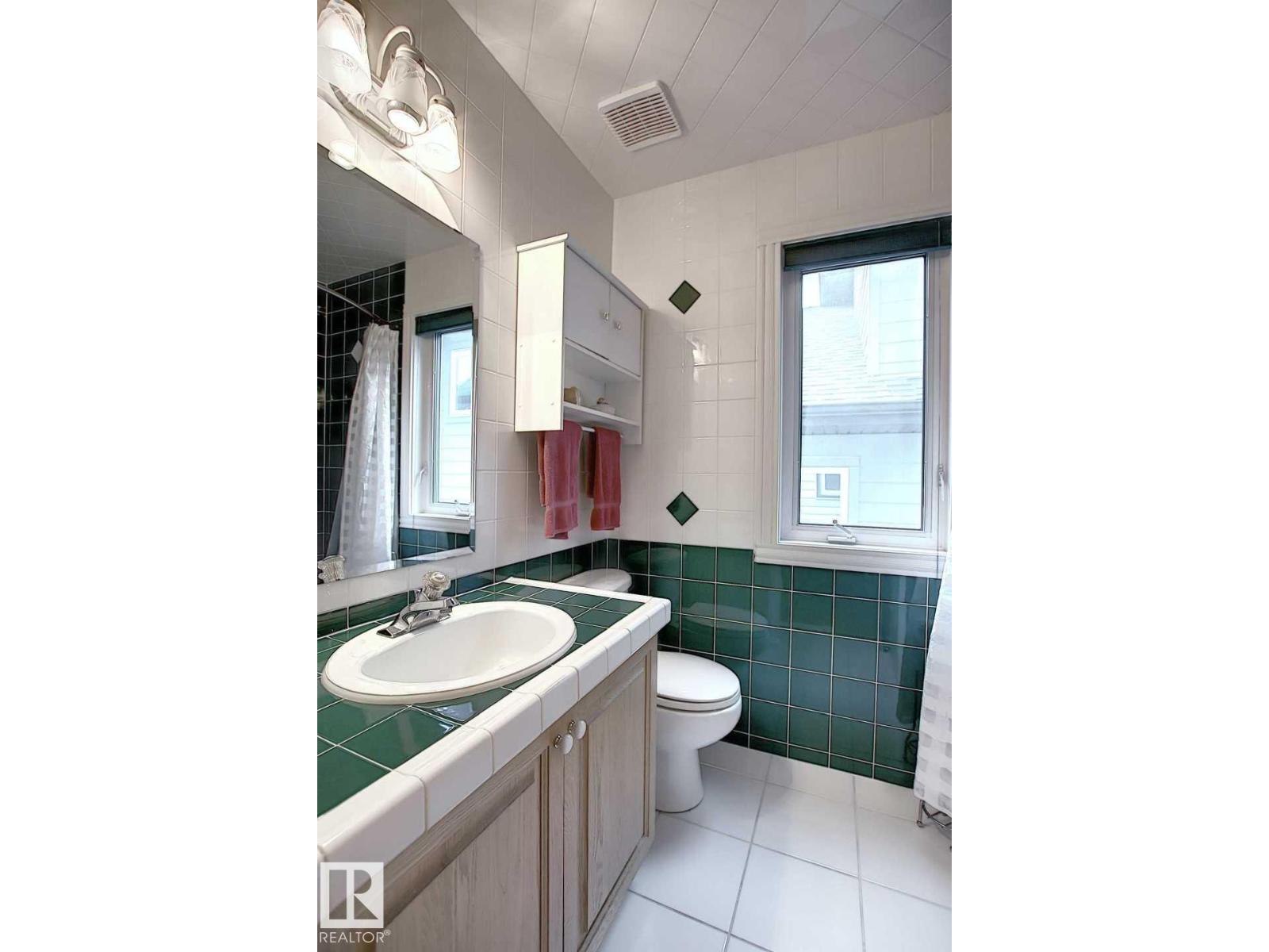 11126 52 St Nw Property Photo 36