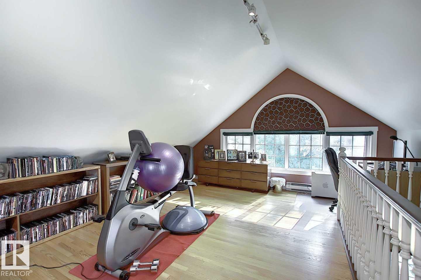 11126 52 St Nw Property Photo 44