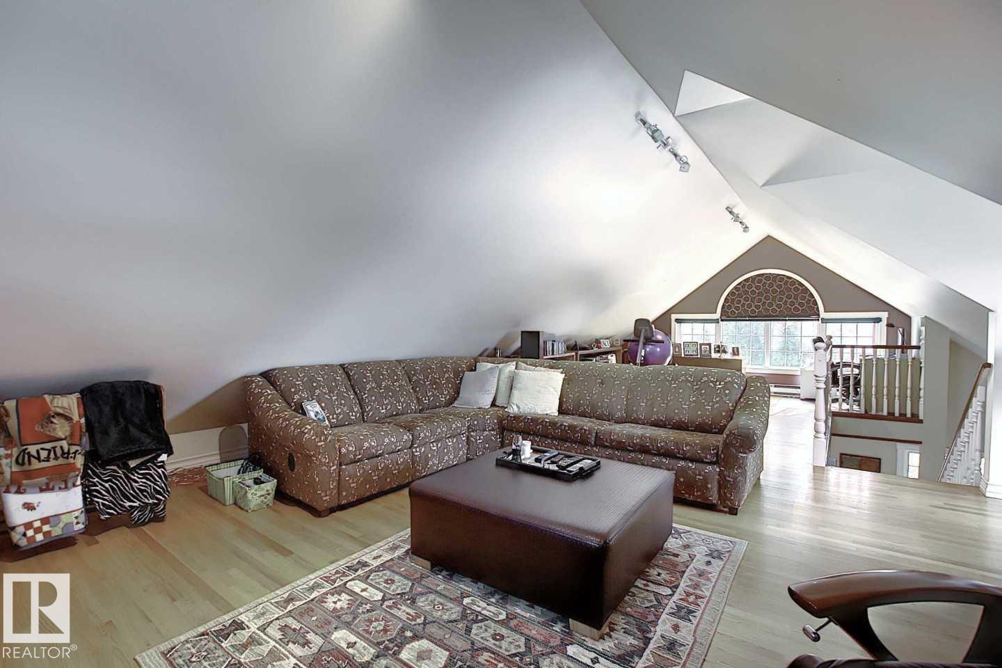 11126 52 St Nw Property Photo 46