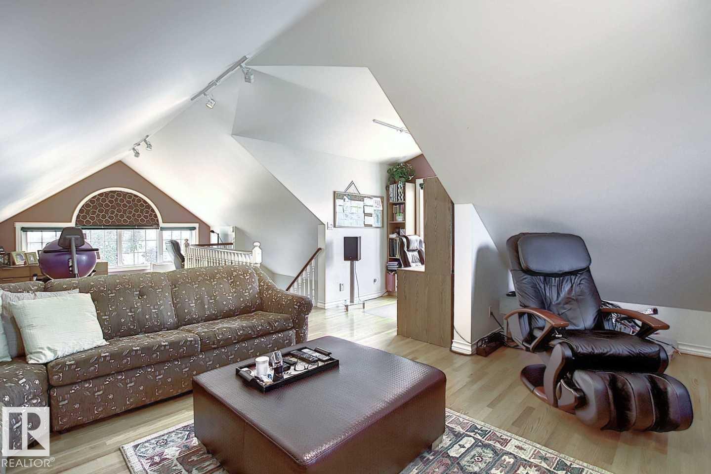 11126 52 St Nw Property Photo 47