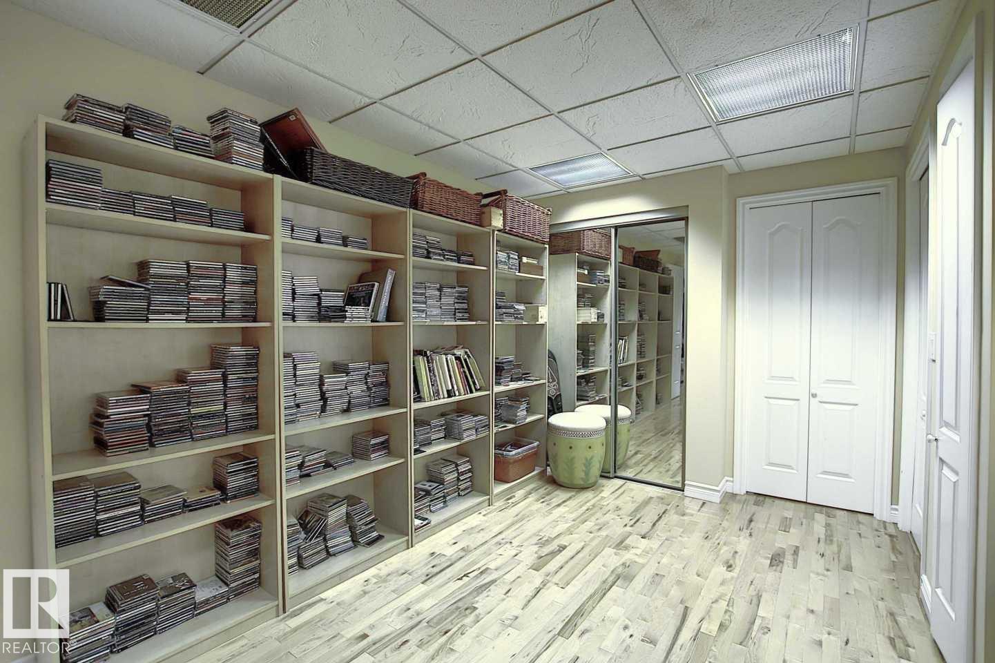 11126 52 St Nw Property Photo 56
