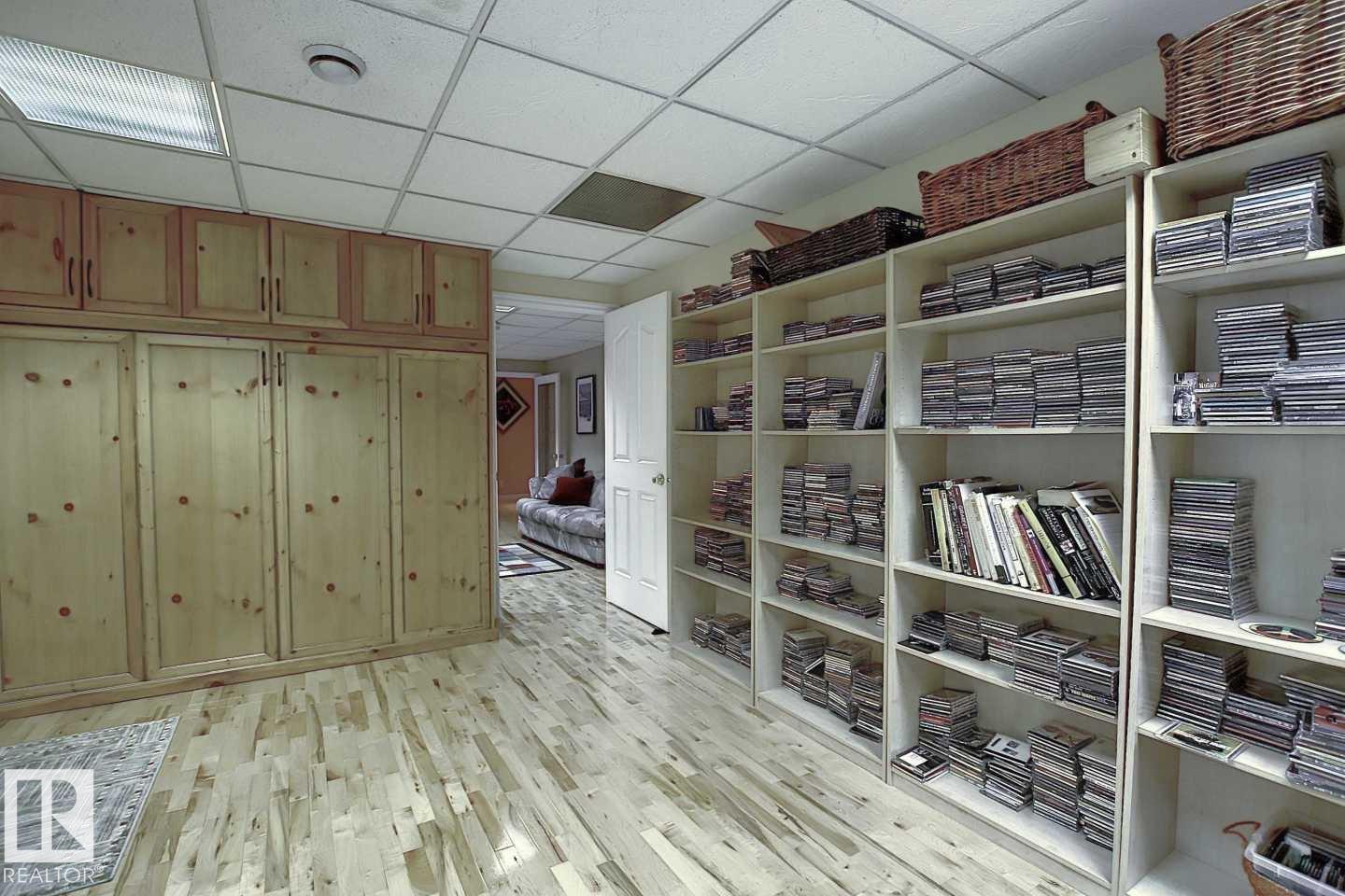 11126 52 St Nw Property Photo 57