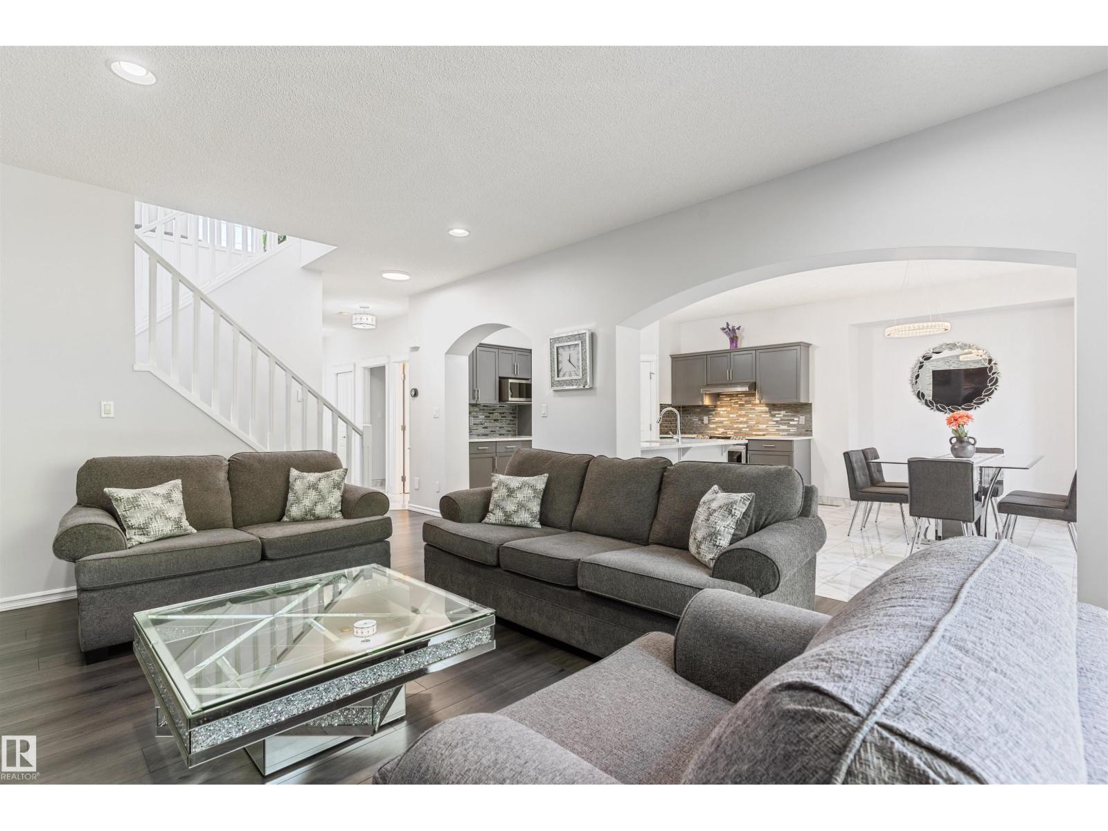 1075 MCKINNEY GR NW
