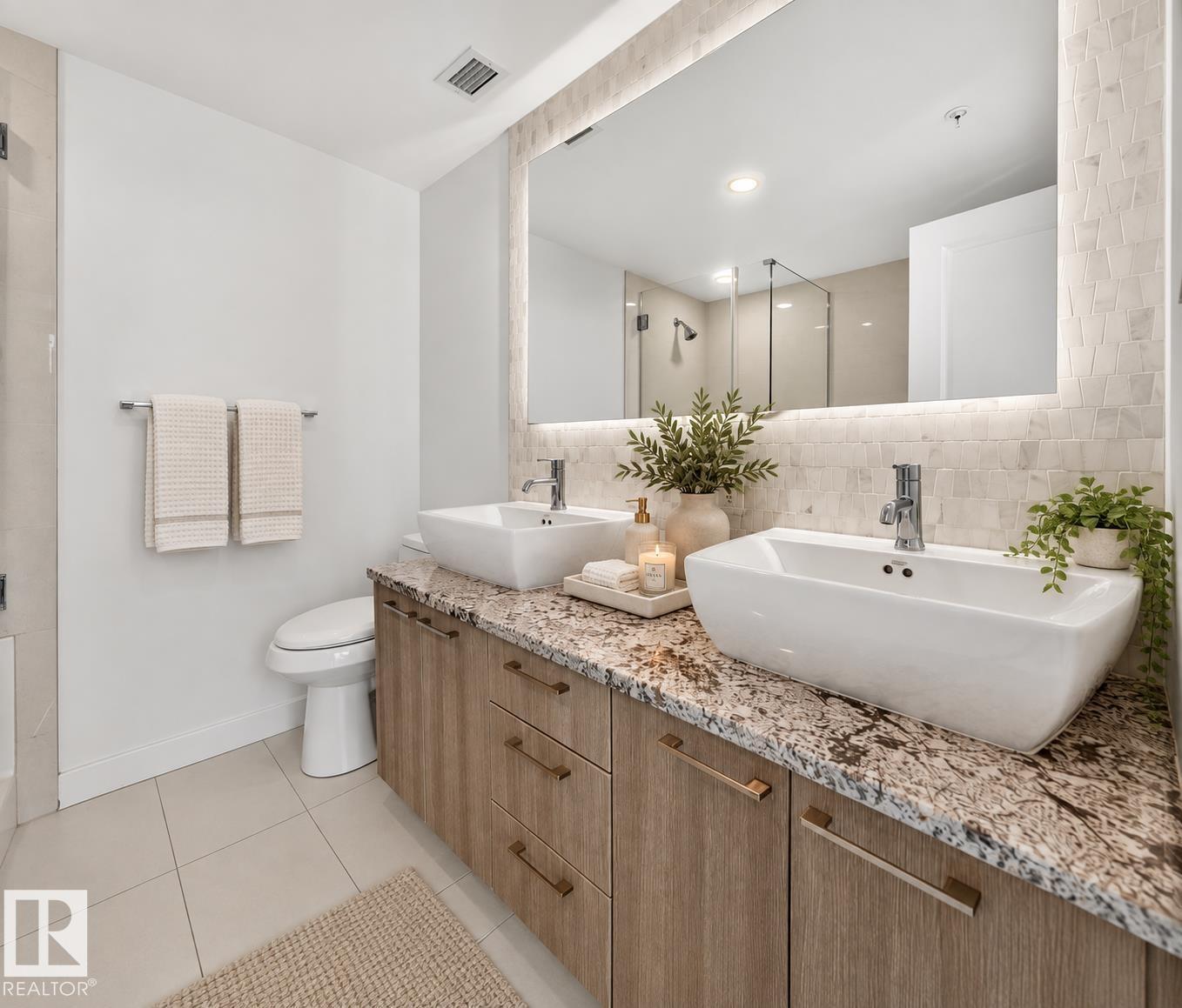 #605 9720 106 St Nw Property Photo 41