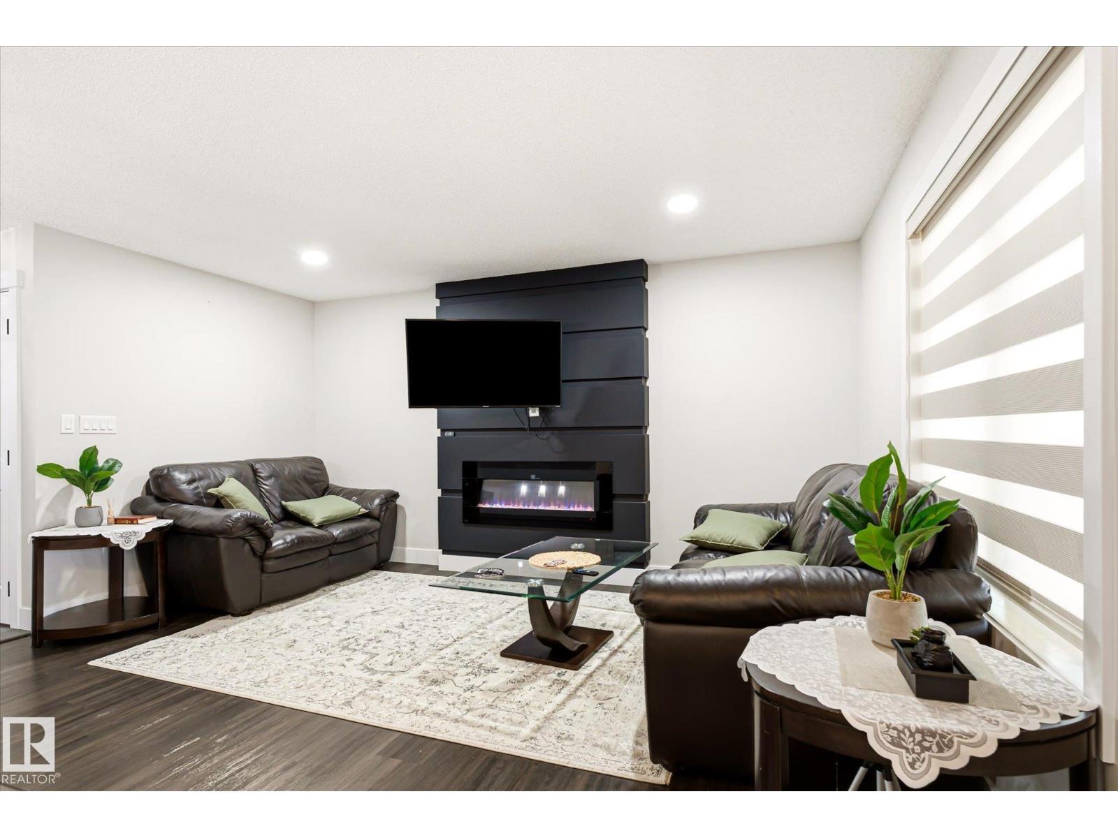 4317 152 Av Nw Property Photo 12