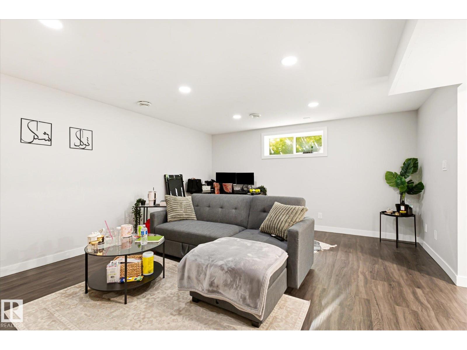 4317 152 Av Nw Property Photo 34