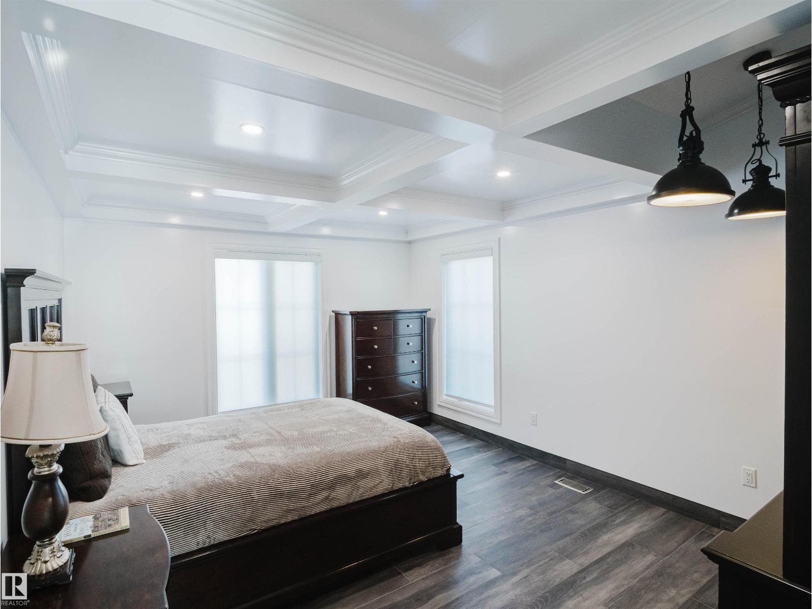 11833 102 Av Nw Property Photo 6