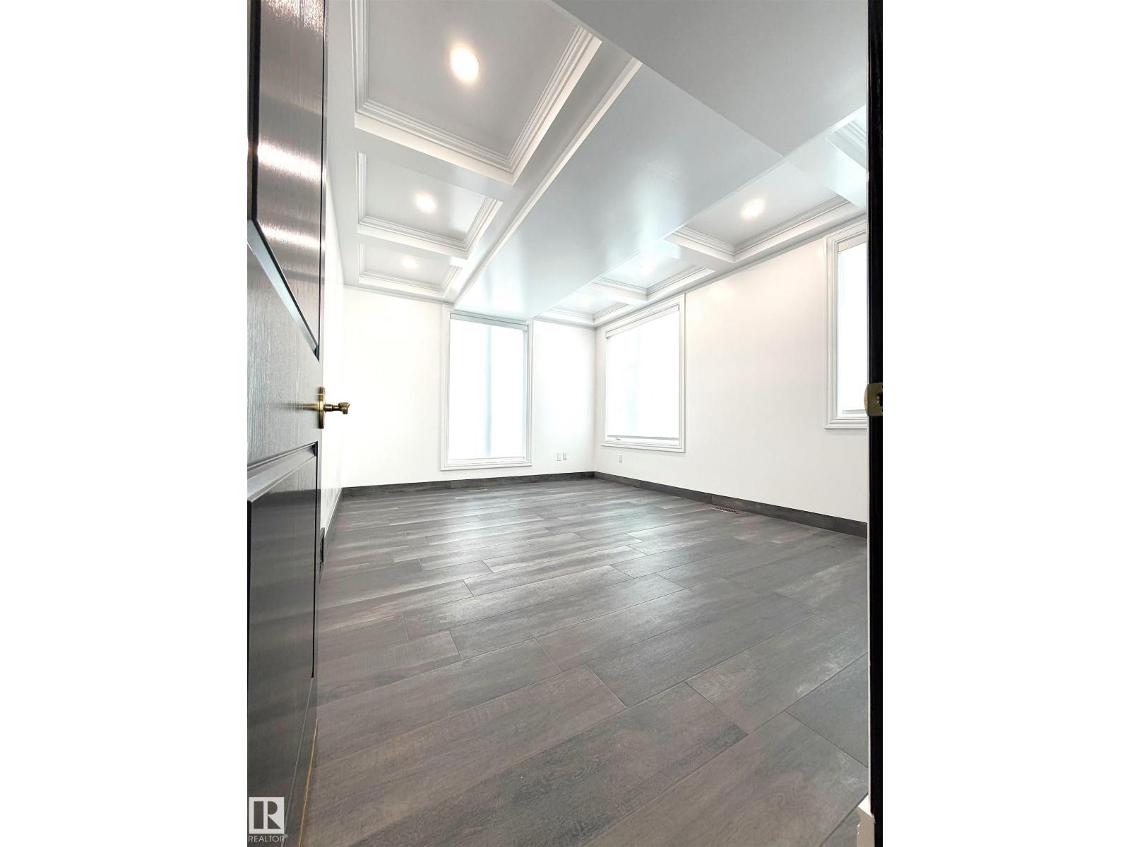 11833 102 Av Nw Property Photo 8
