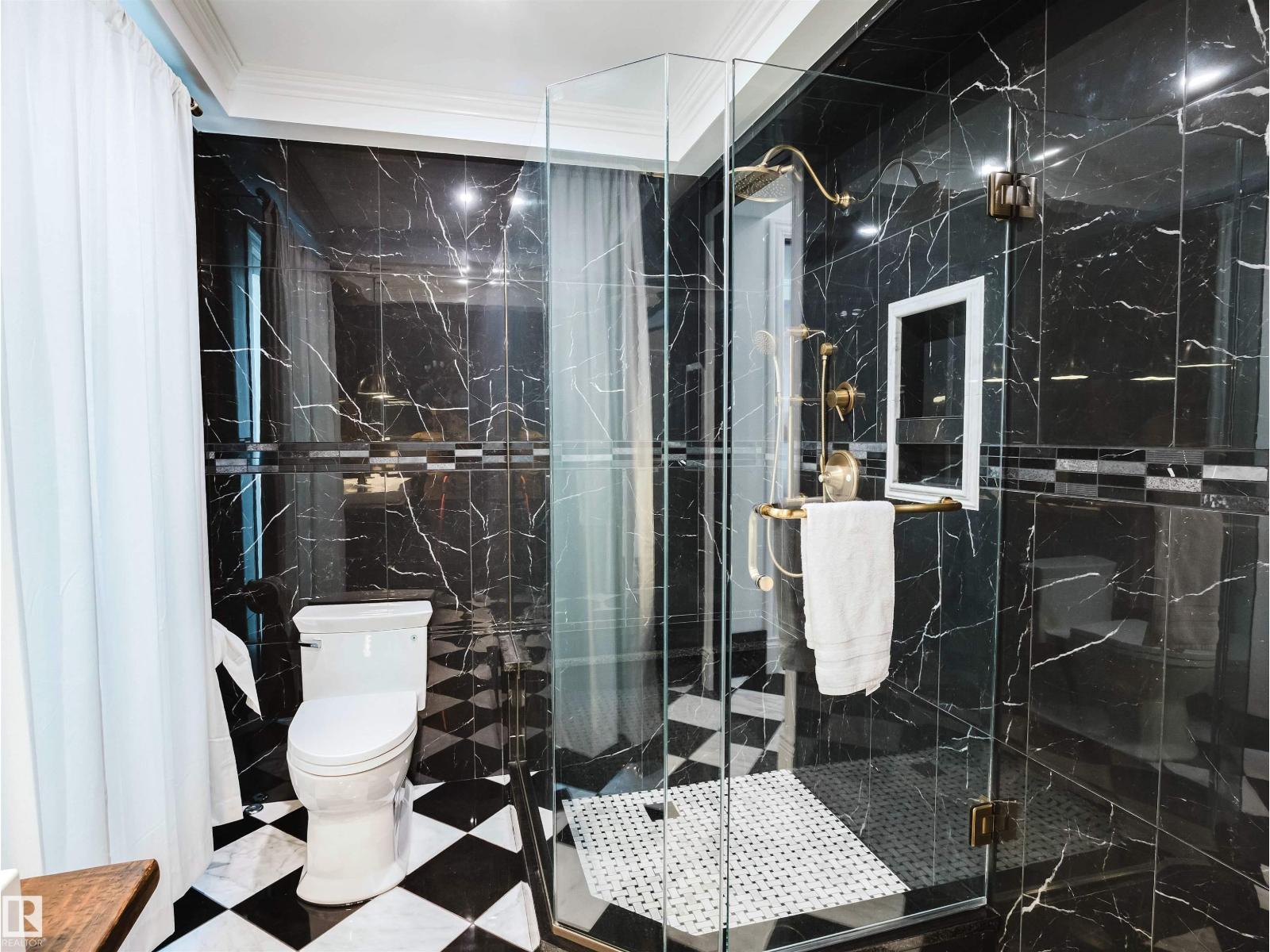 11833 102 Av Nw Property Photo 12
