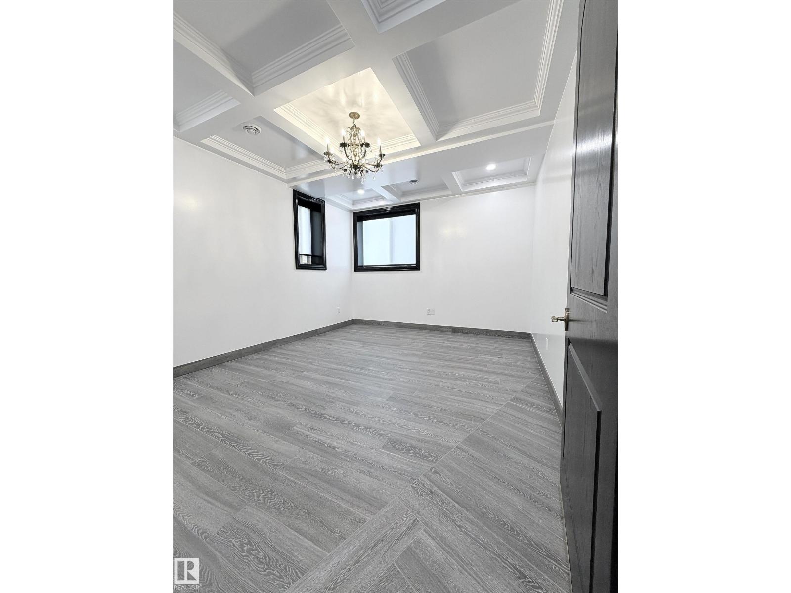 11833 102 Av Nw Property Photo 16