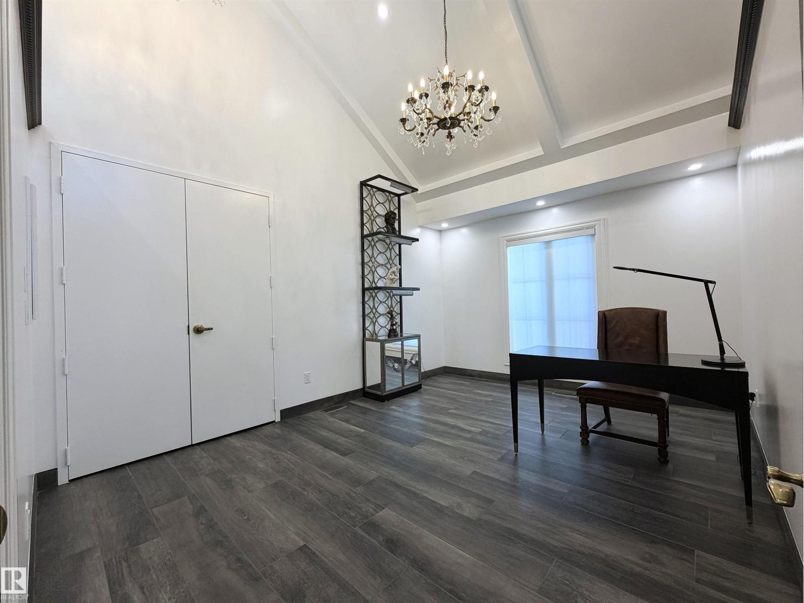 11833 102 Av Nw Property Photo 34
