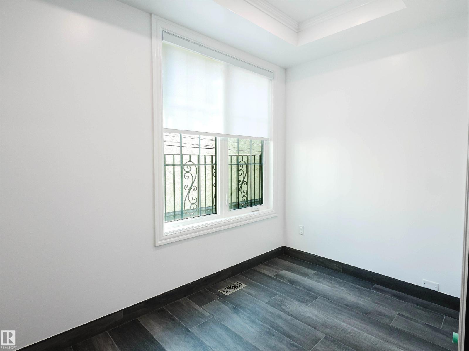 11833 102 Av Nw Property Photo 35