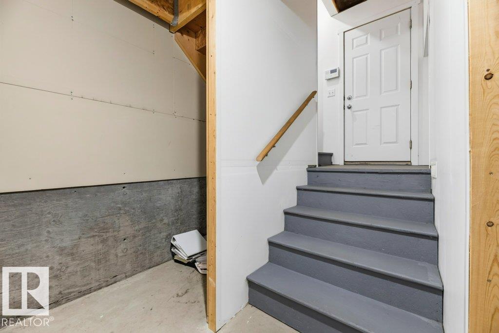 #7 8304 11 Av Sw Property Photo 32