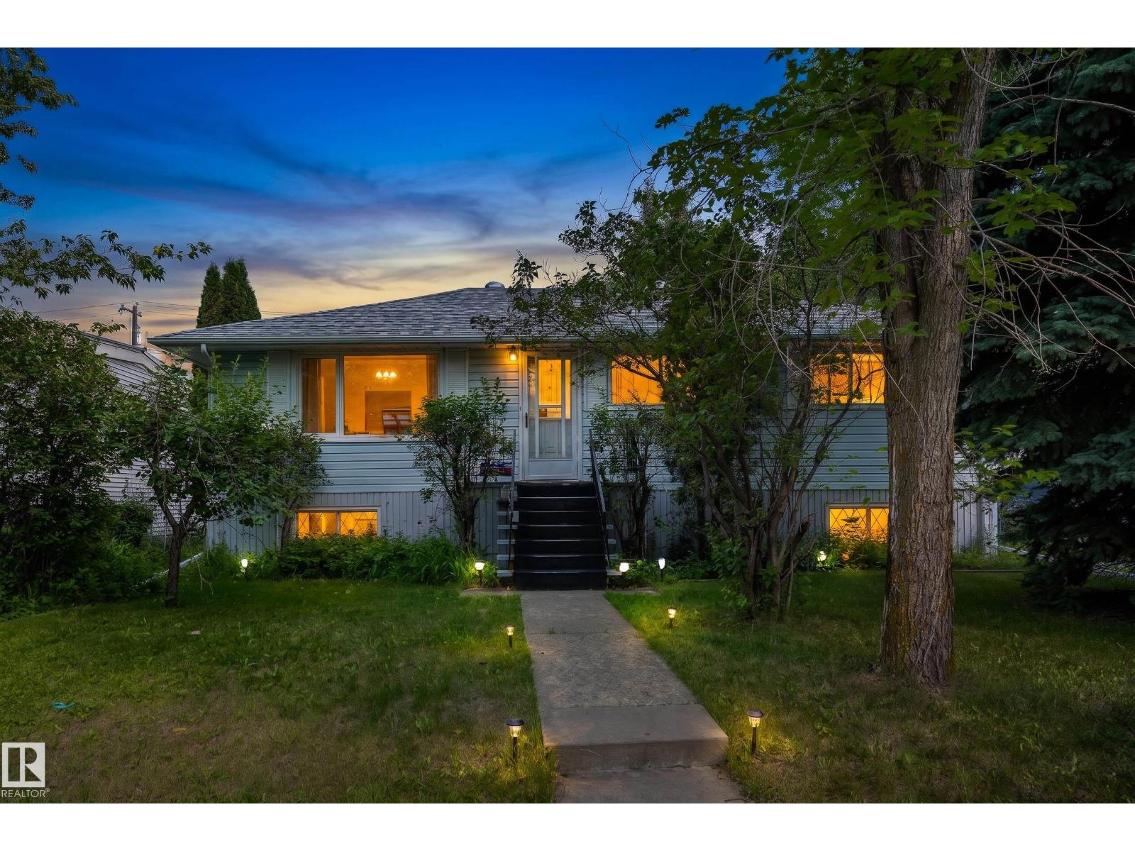 8502 76 AV NW Property Photo 1