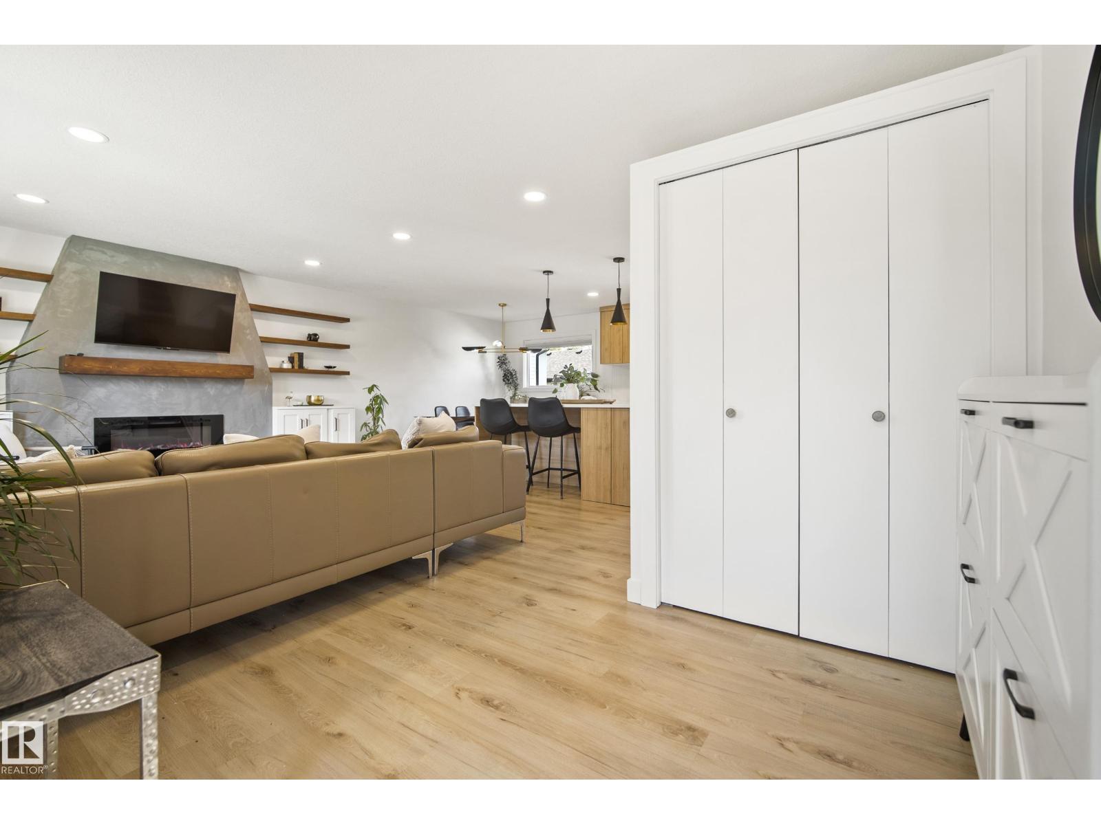 14616 88 Av Nw Property Photo 4