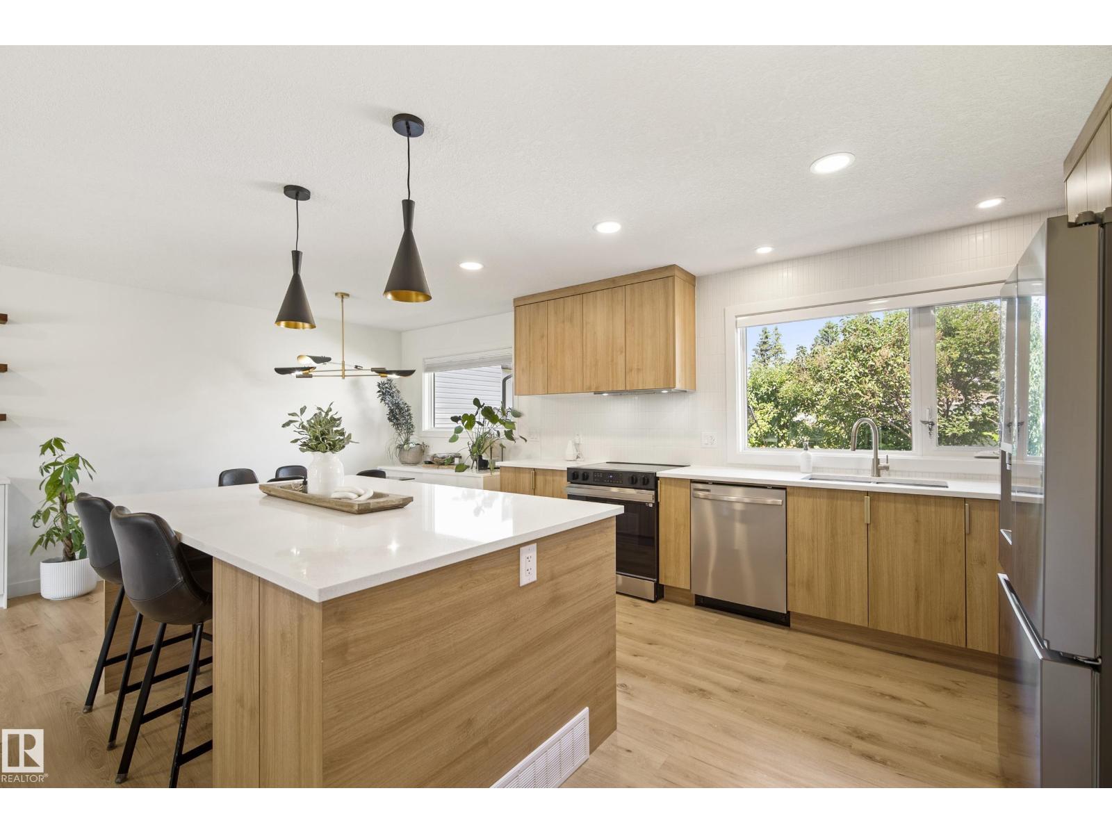 14616 88 Av Nw Property Photo 11