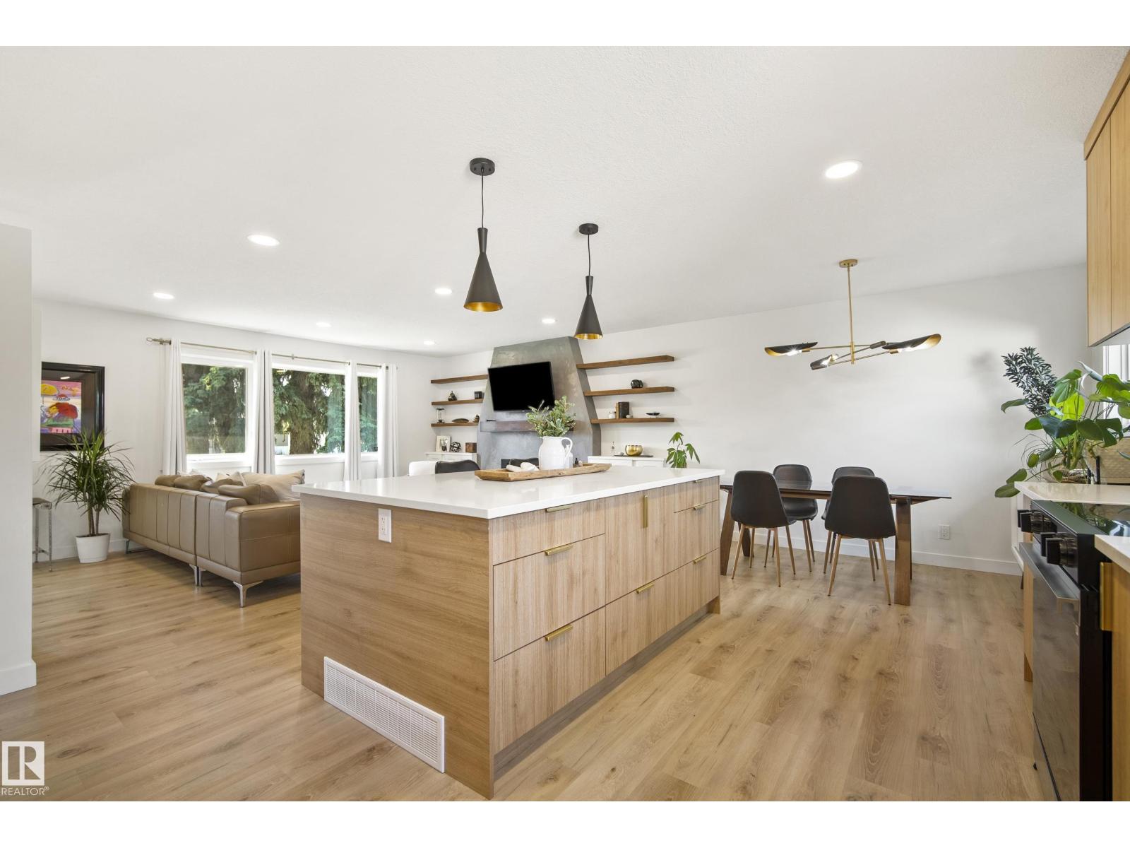 14616 88 Av Nw Property Photo 15