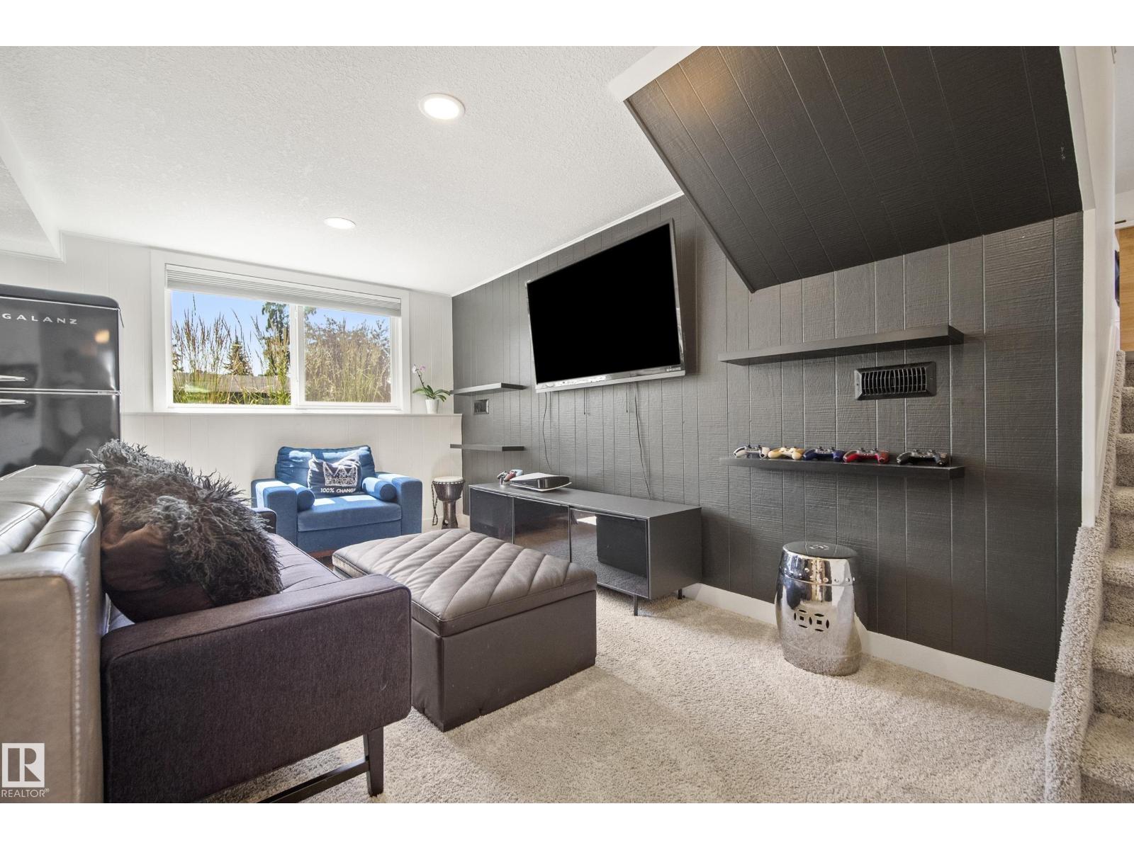 14616 88 Av Nw Property Photo 26