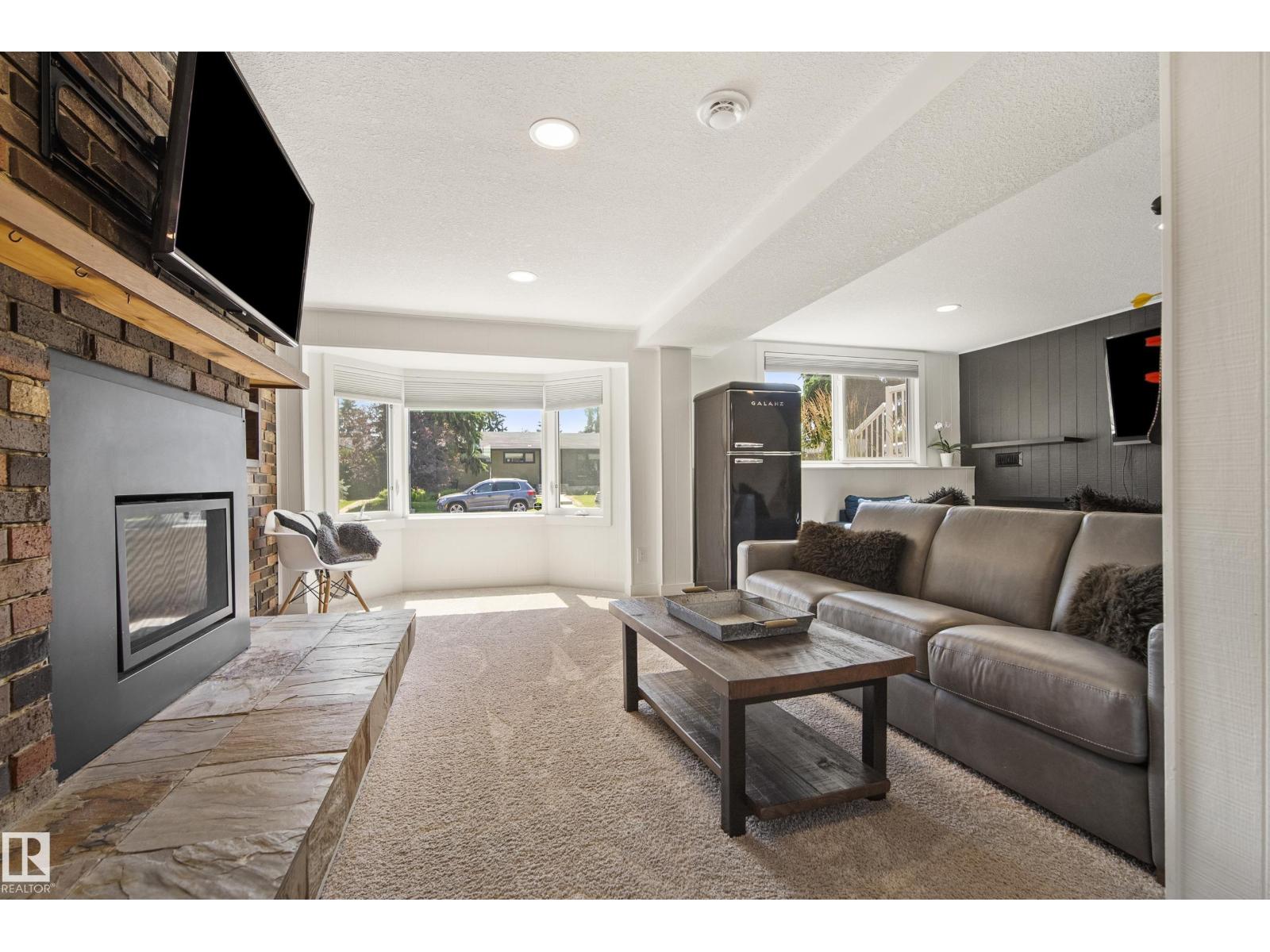14616 88 Av Nw Property Photo 30