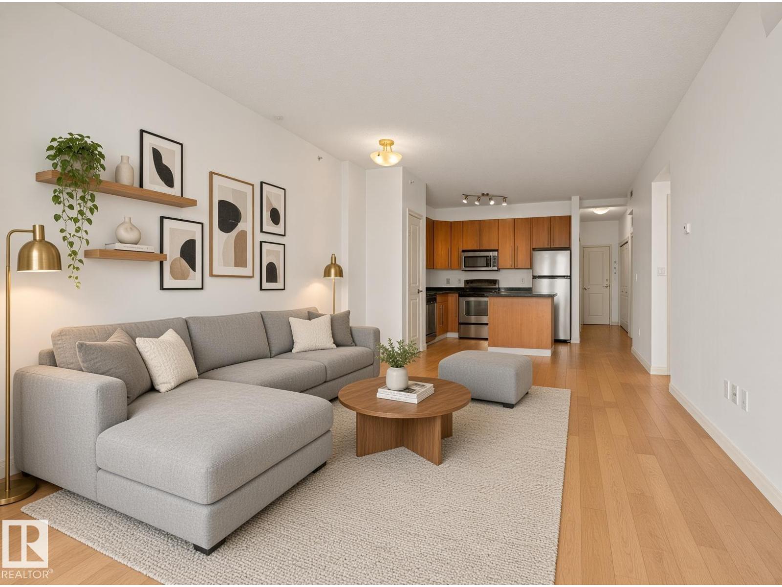 #707 9819 104 St Nw Property Photo 7