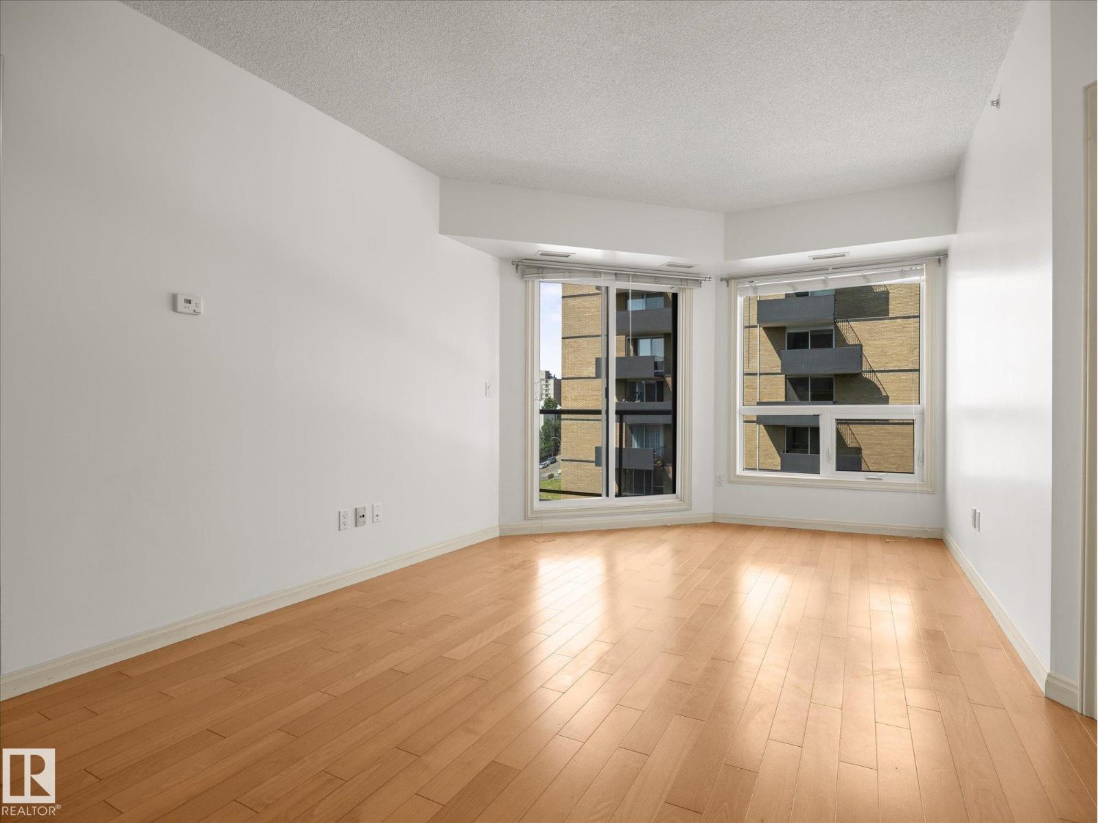 #707 9819 104 St Nw Property Photo 12