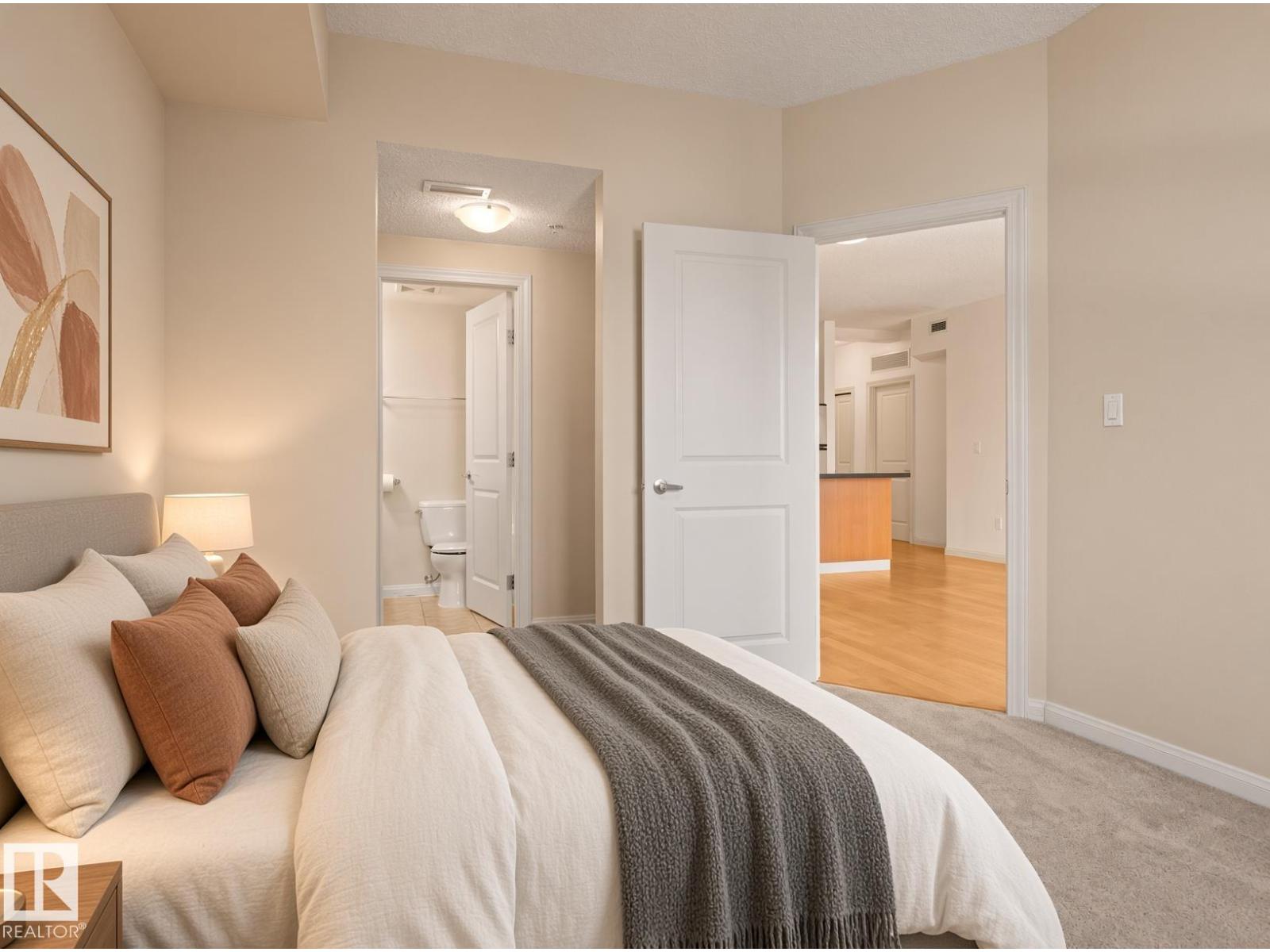 #707 9819 104 St Nw Property Photo 16