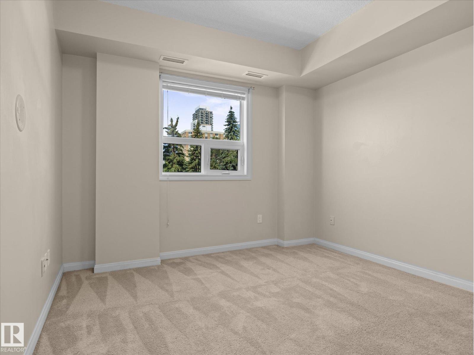 #707 9819 104 St Nw Property Photo 17