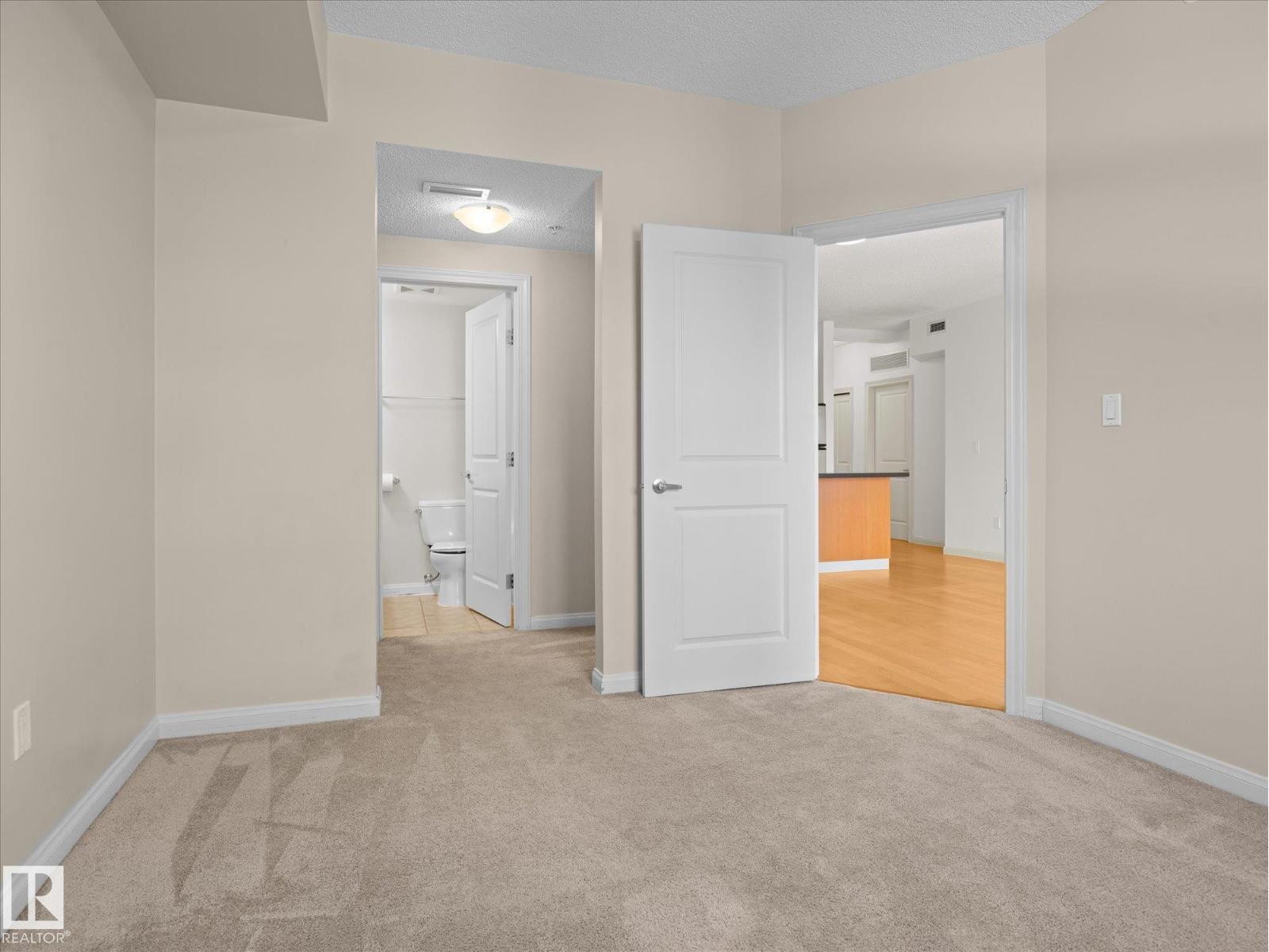 #707 9819 104 St Nw Property Photo 18