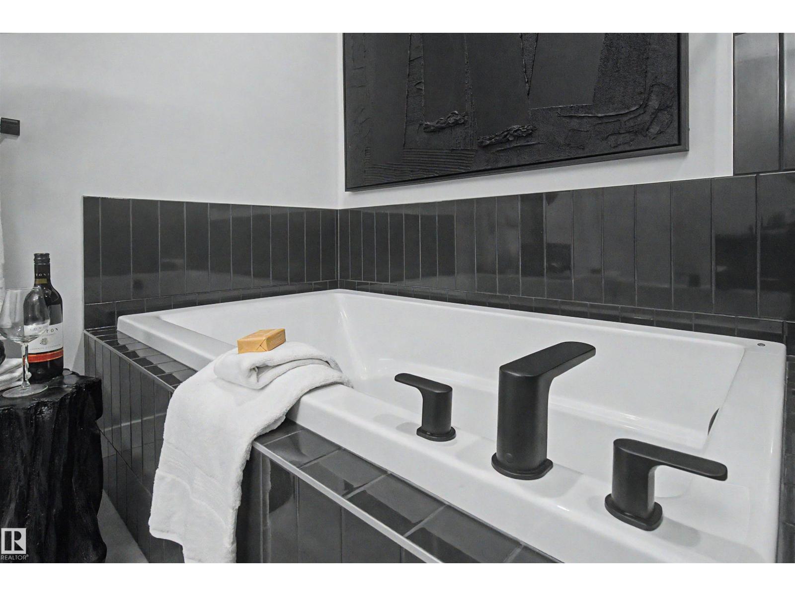 2 Nouveau Dr Property Photo 41