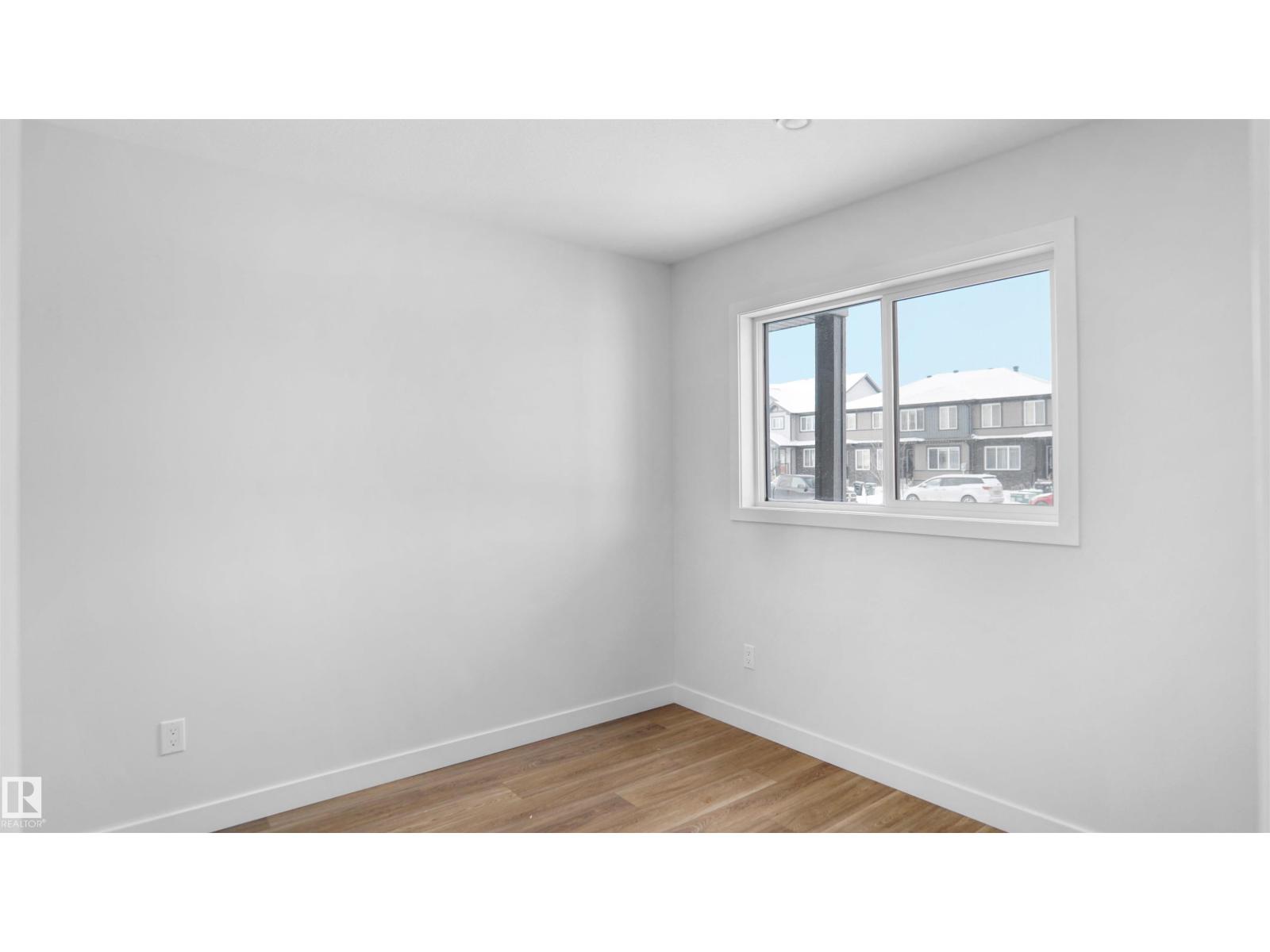 625 176 Av Ne Property Photo 3
