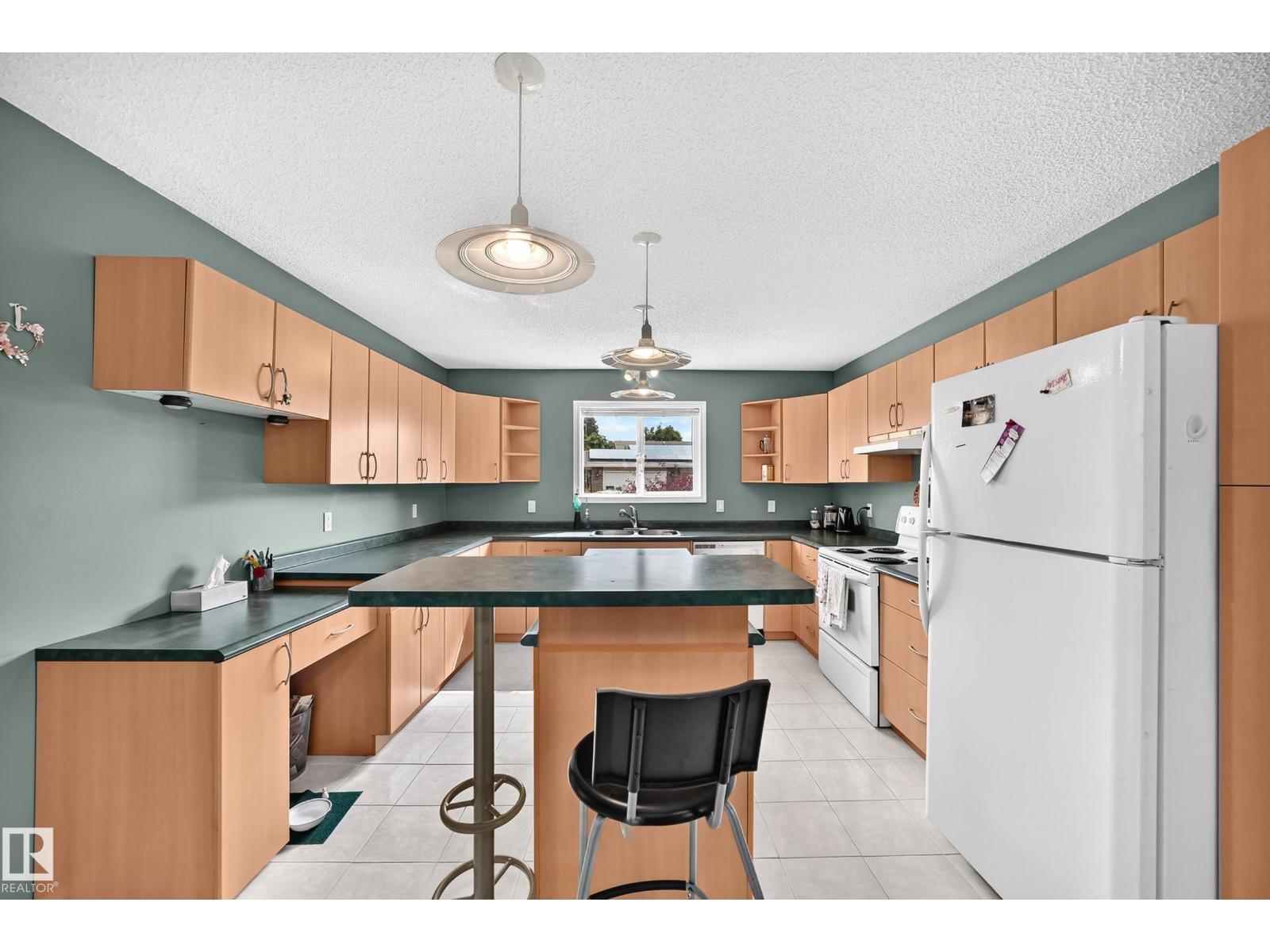 1116 39 St Nw Property Photo 4