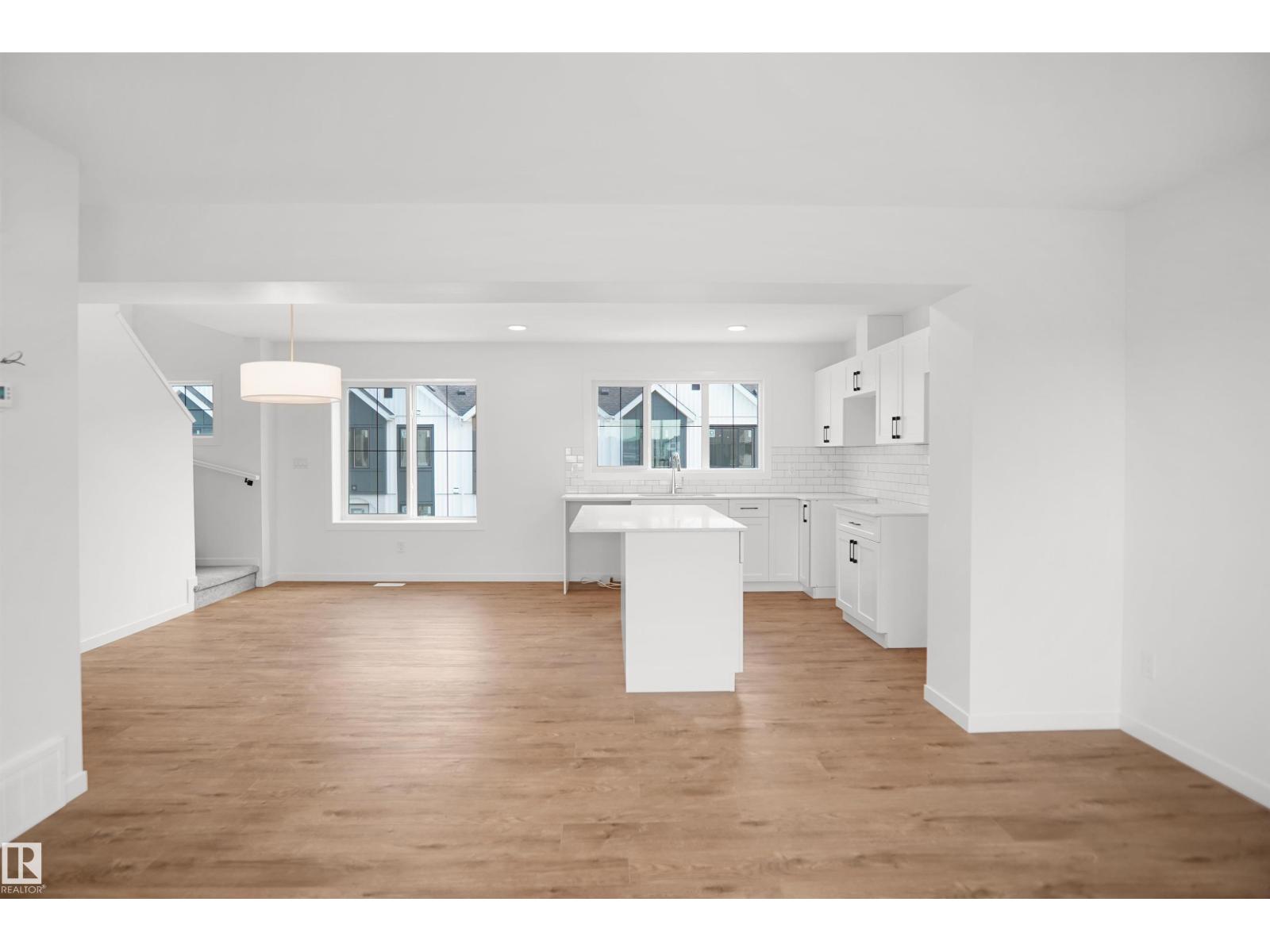 #67 17319 5 St Ne Property Photo 6