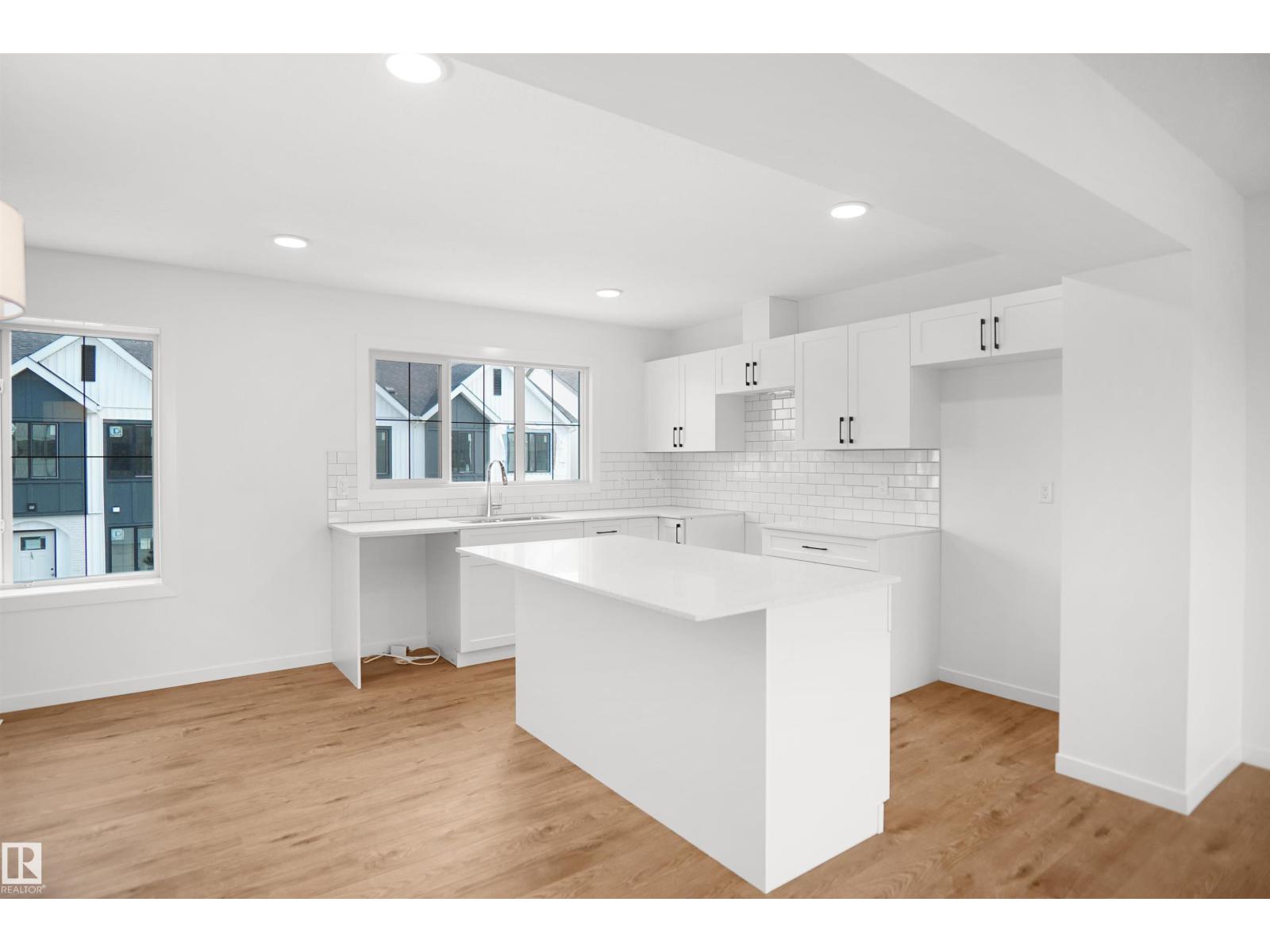 #67 17319 5 St Ne Property Photo 9