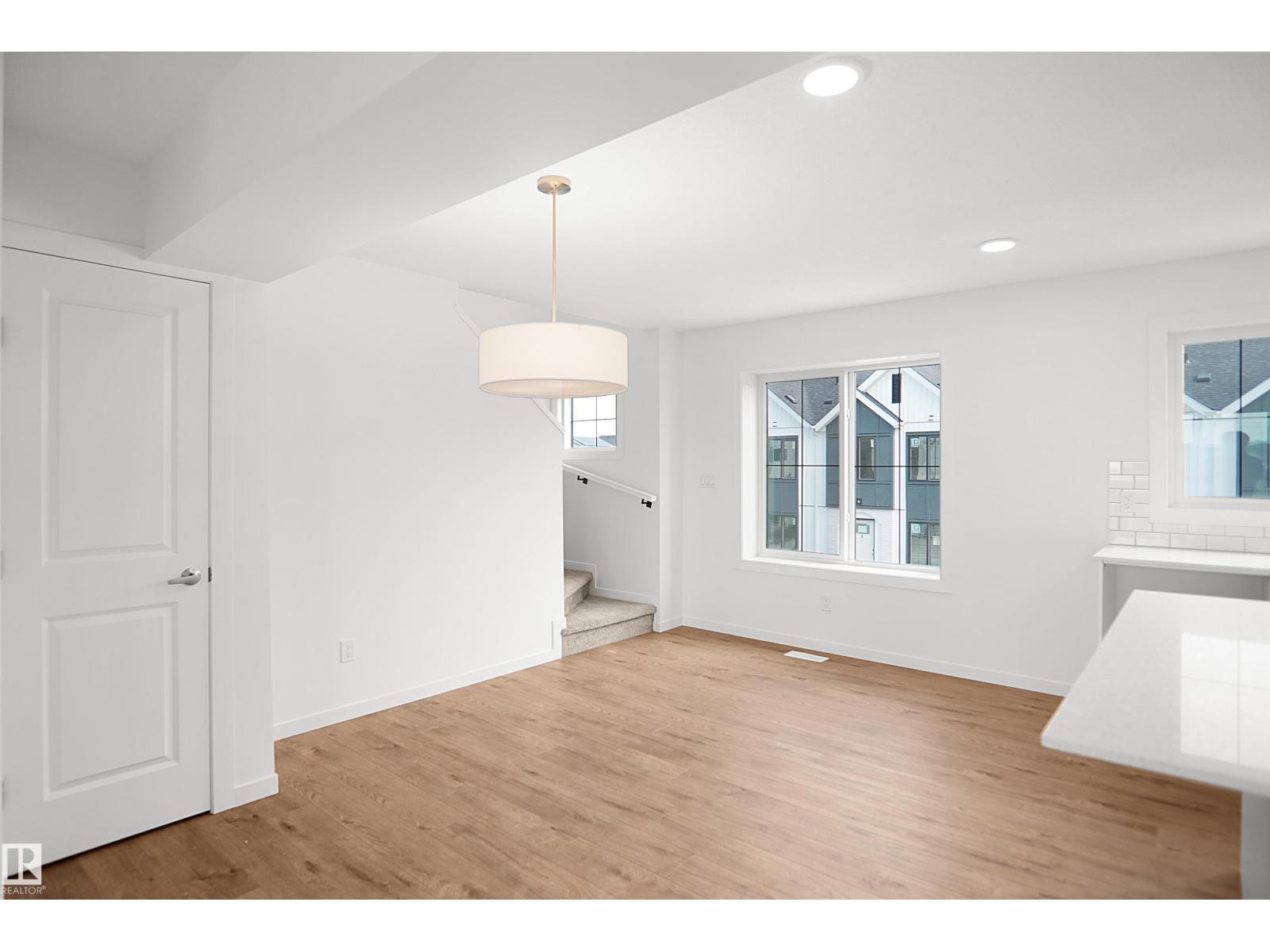 #67 17319 5 St Ne Property Photo 14