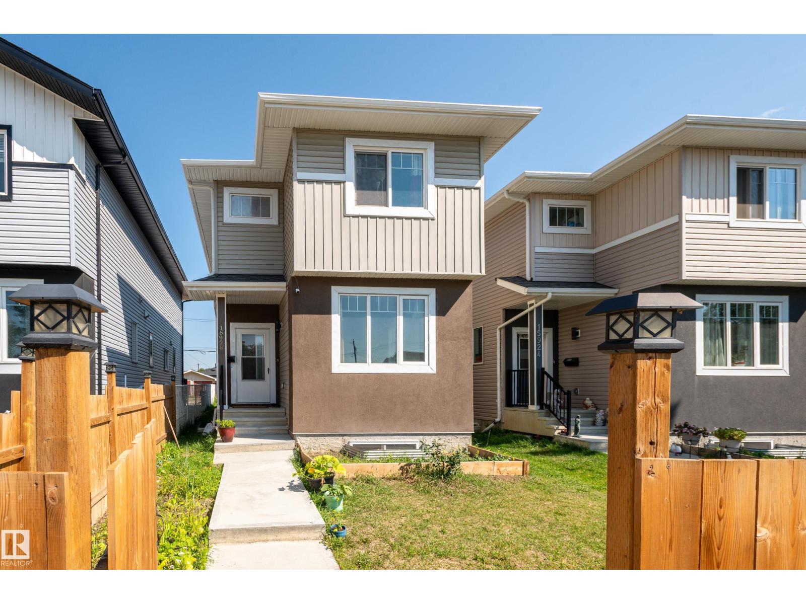 15928 100 AV NW