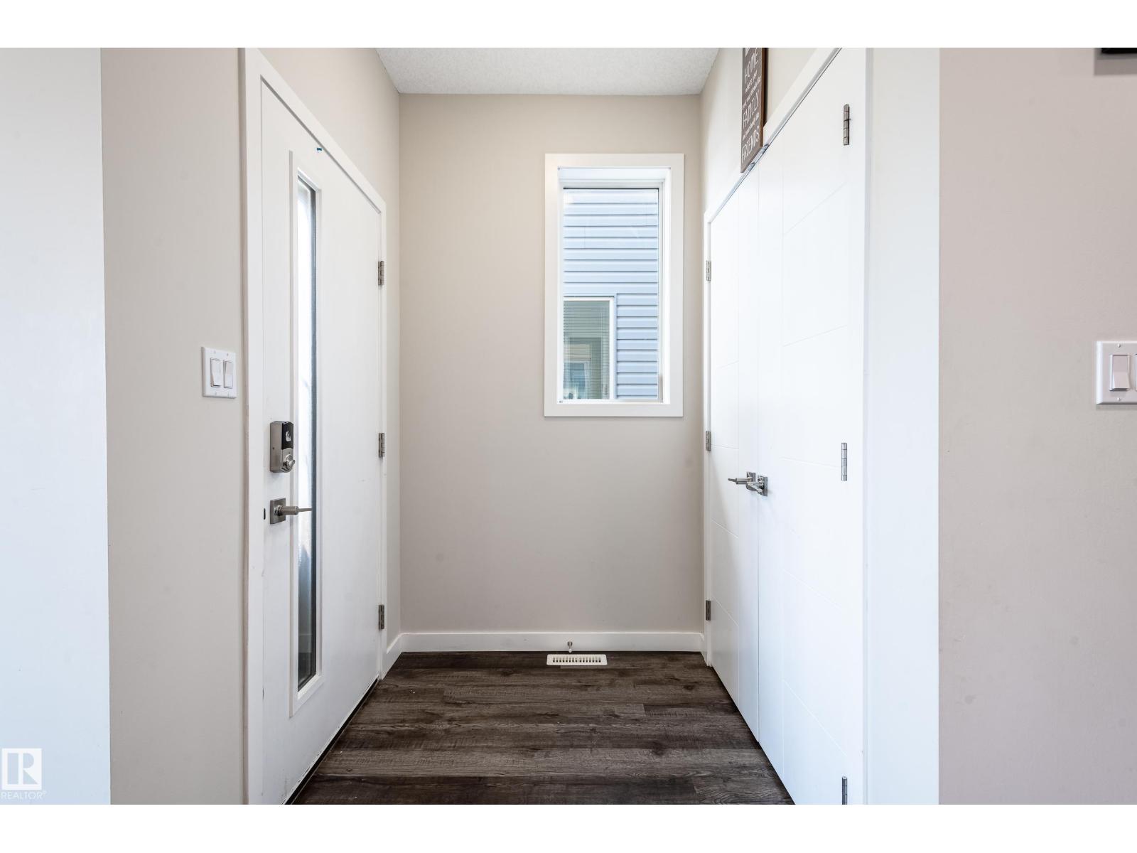 15928 100 Av Nw Property Photo 3