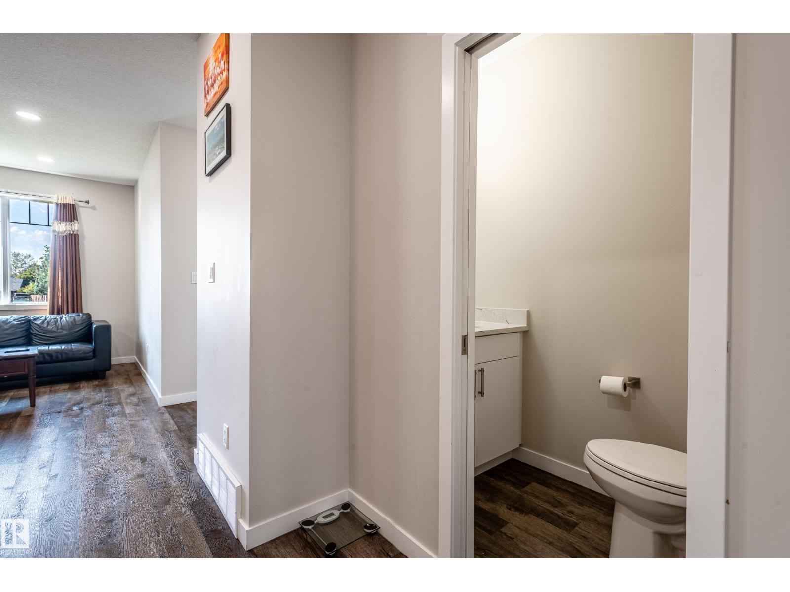 15928 100 Av Nw Property Photo 6