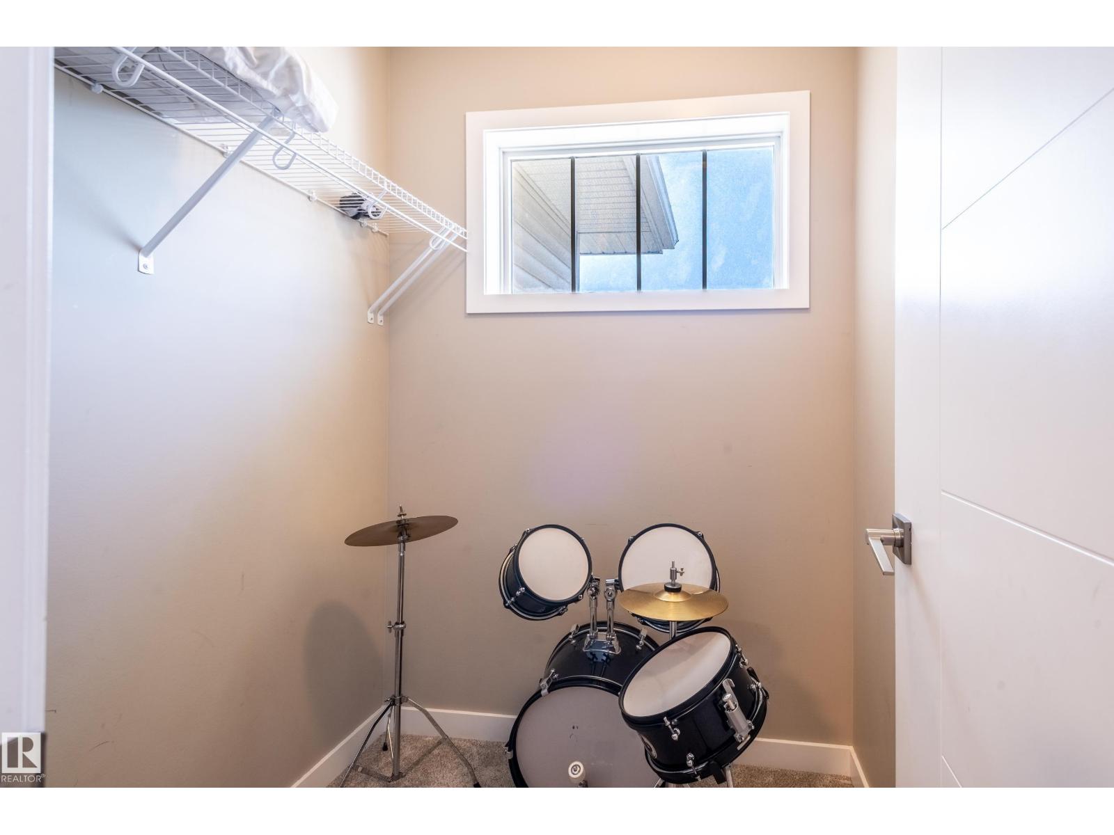 15928 100 Av Nw Property Photo 25