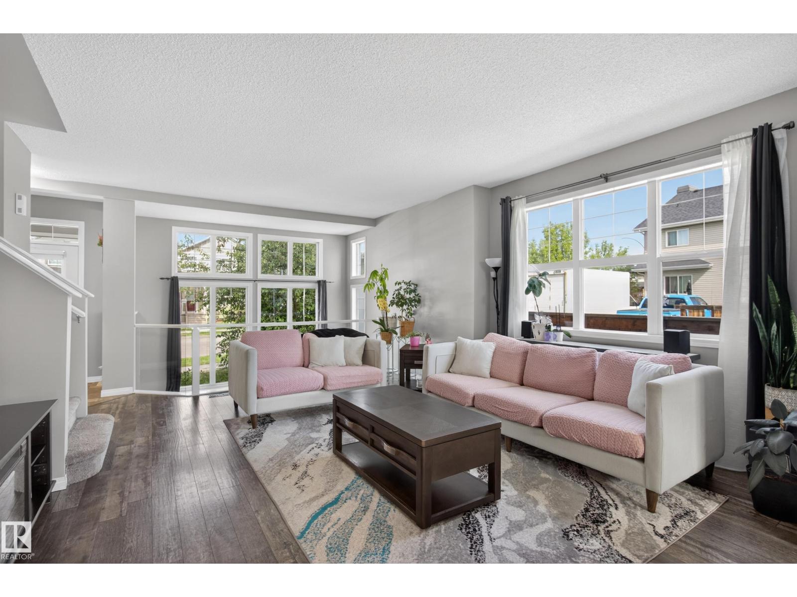 9847 220 ST NW Property Photo 1
