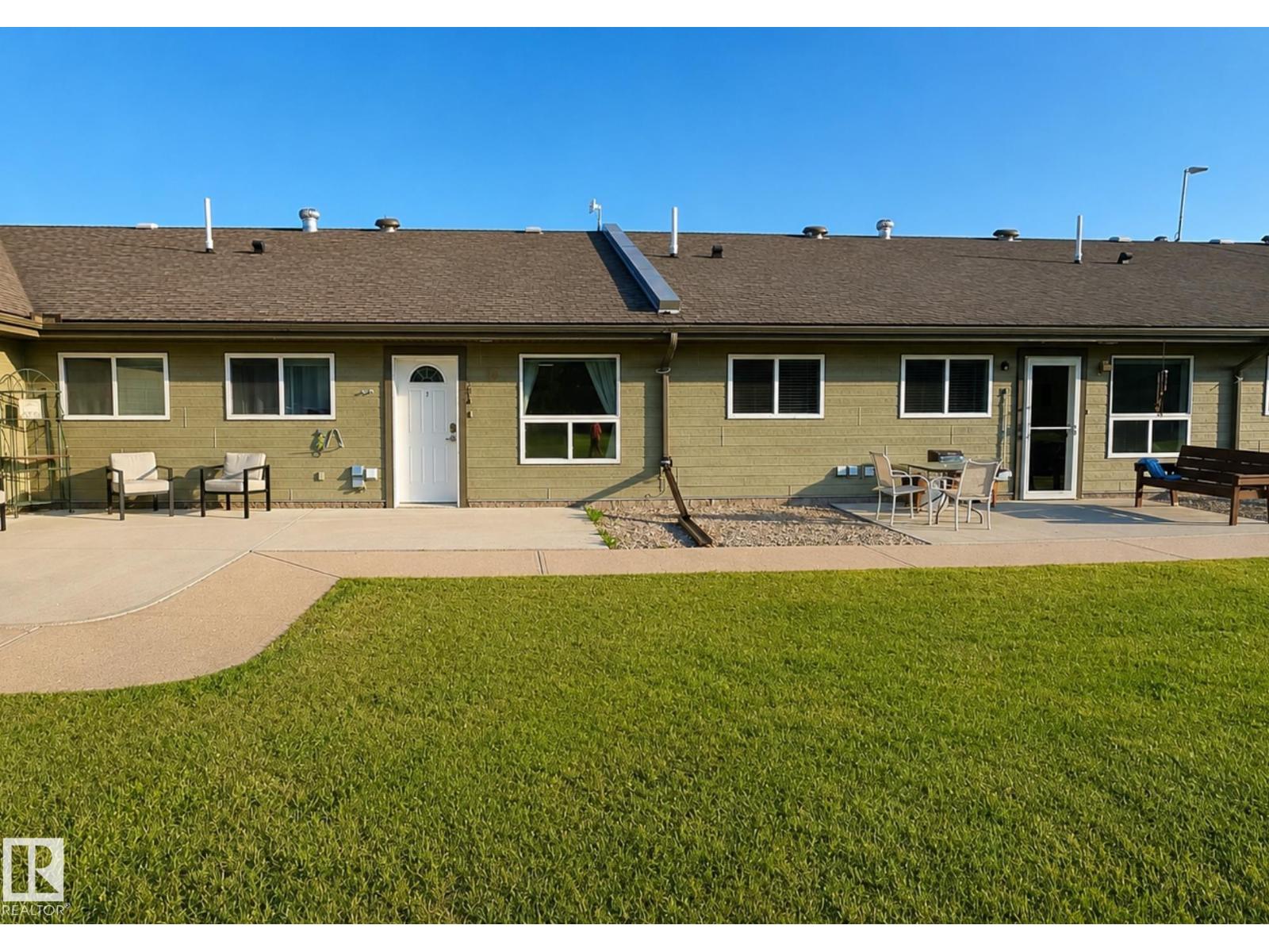 #10 5011 Pine Dr Property Photo 2
