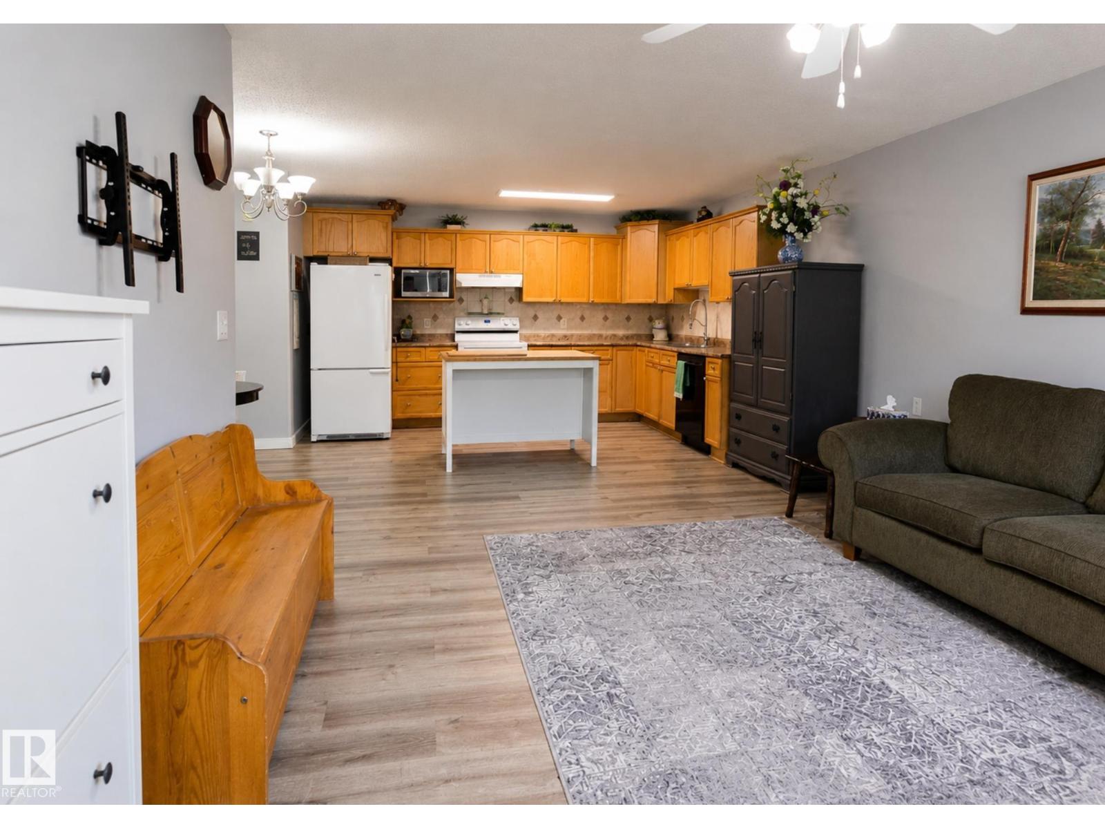 #10 5011 Pine Dr Property Photo 4