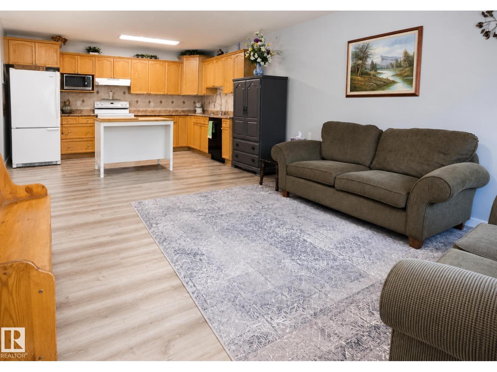 #10 5011 Pine Dr Property Photo 5