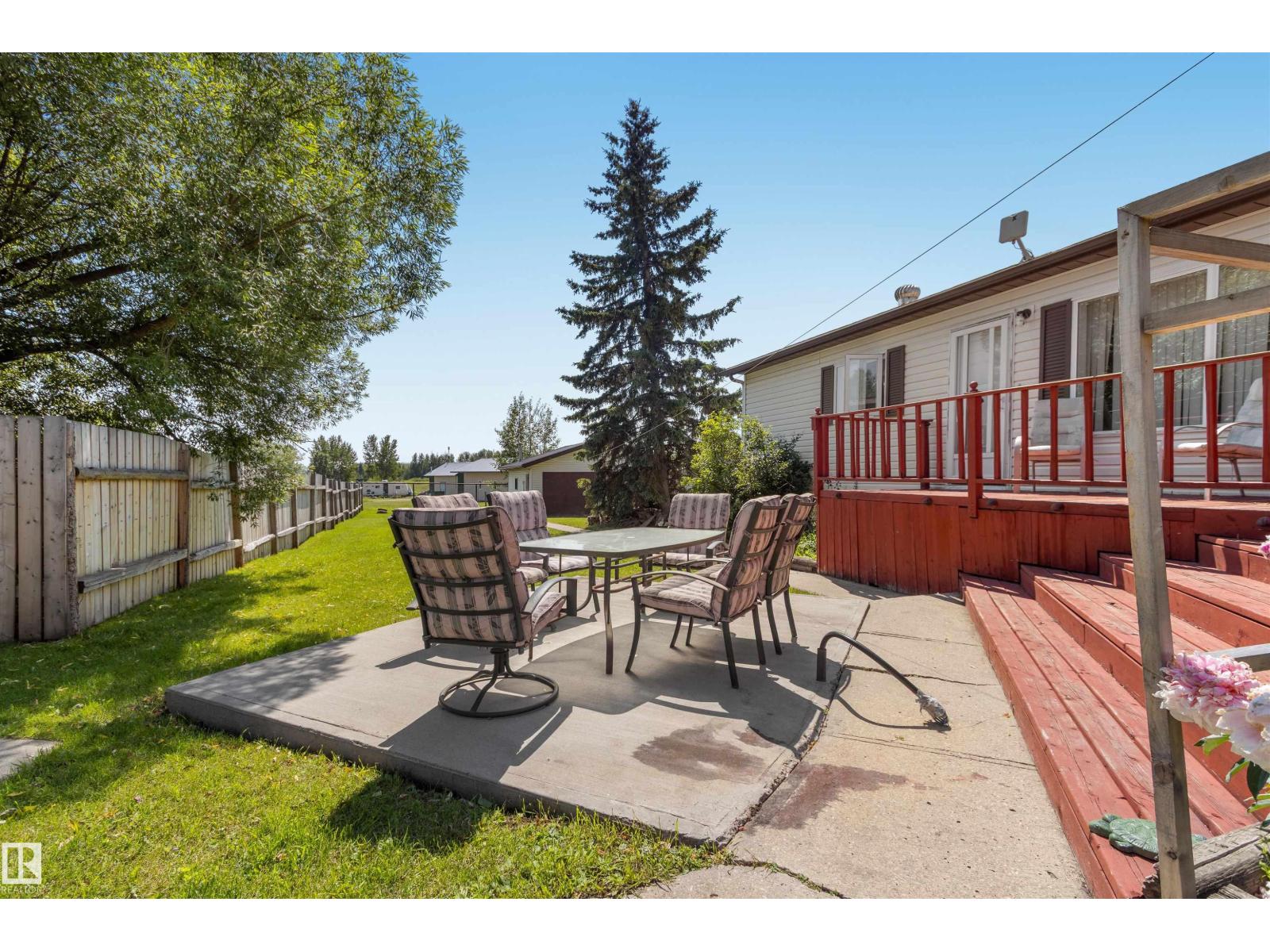 4905 46 Av Property Photo 4