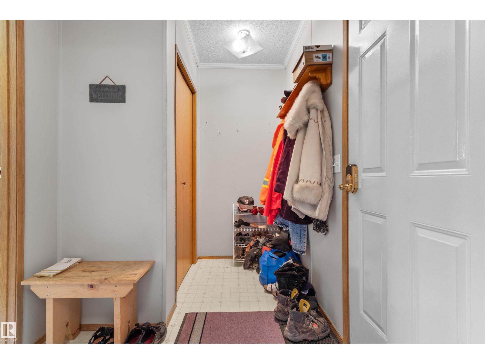 4905 46 Av Property Photo 9