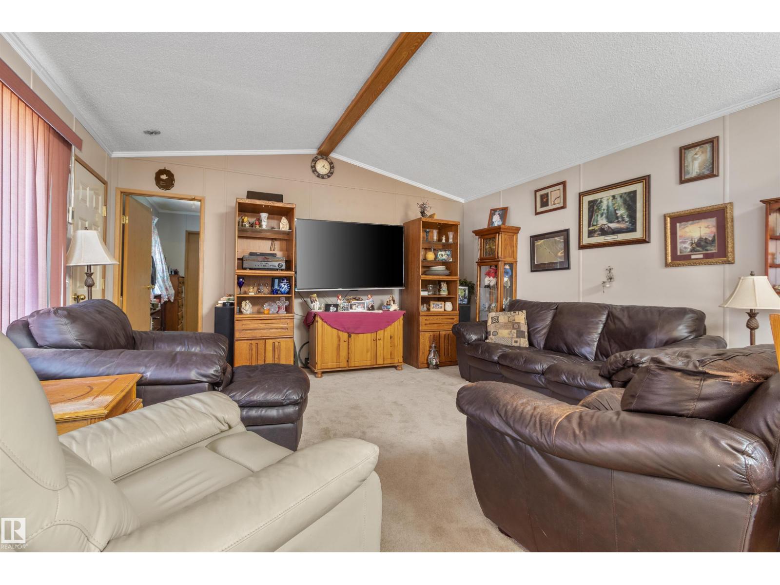 4905 46 Av Property Photo 10