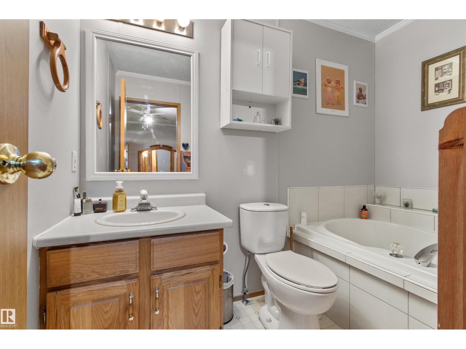 4905 46 Av Property Photo 17