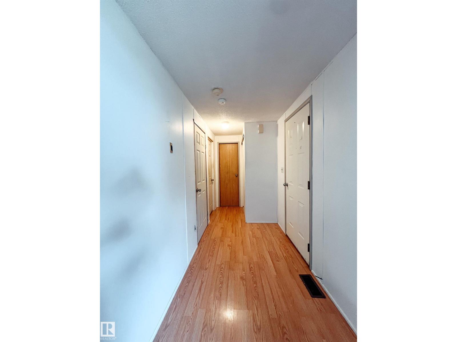 4912 52 St Property Photo 12